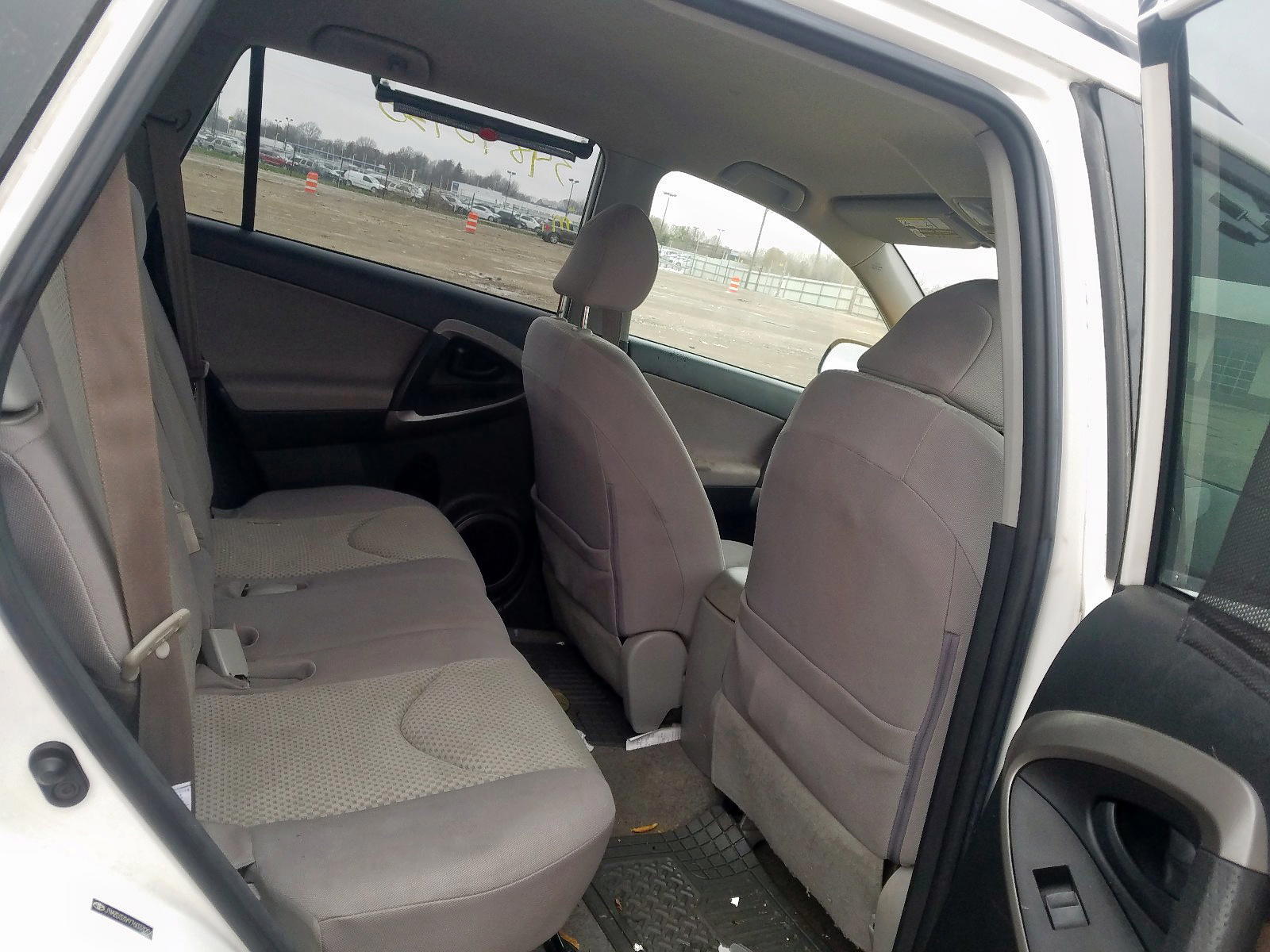 Photo 6 from auction – 2007 TOYOTA RAV4 with VIN JTMZD33V976033204