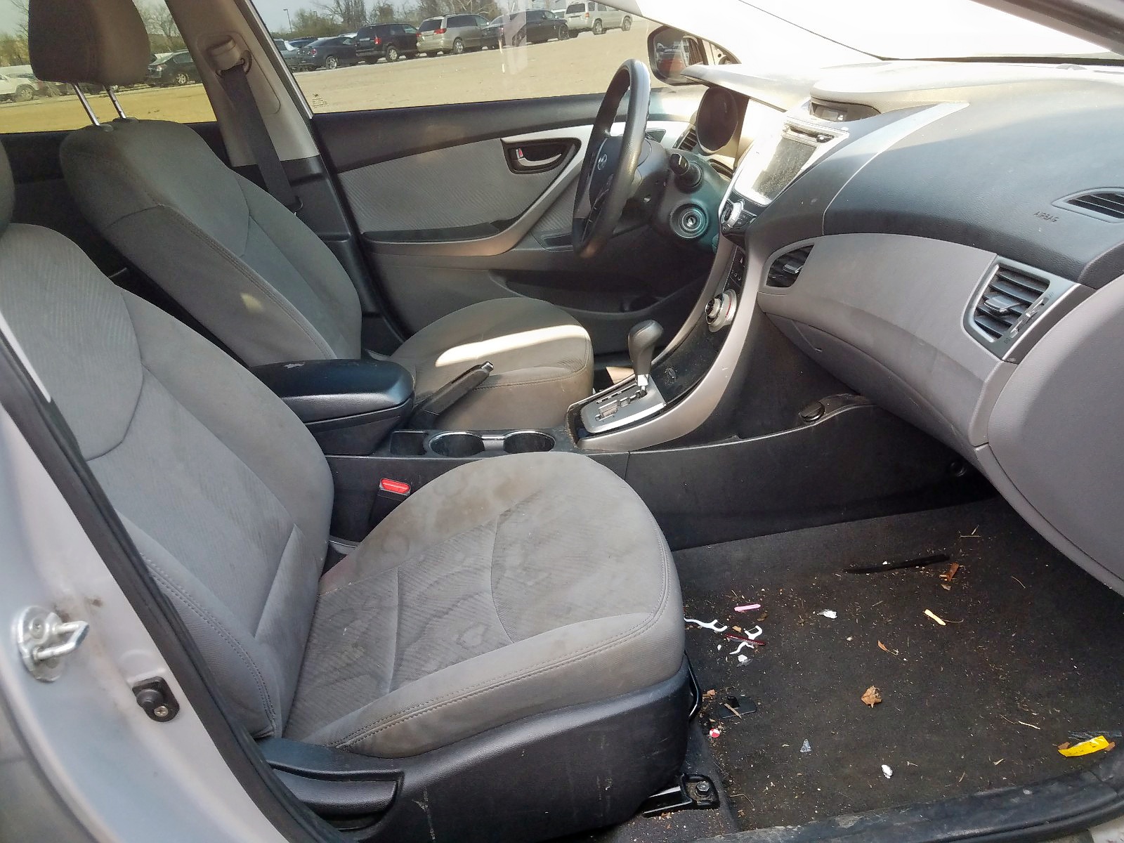 Photo 5 from auction – 2011 HYUNDAI ELANTRA GL with VIN 5NPDH4AE2BH000759