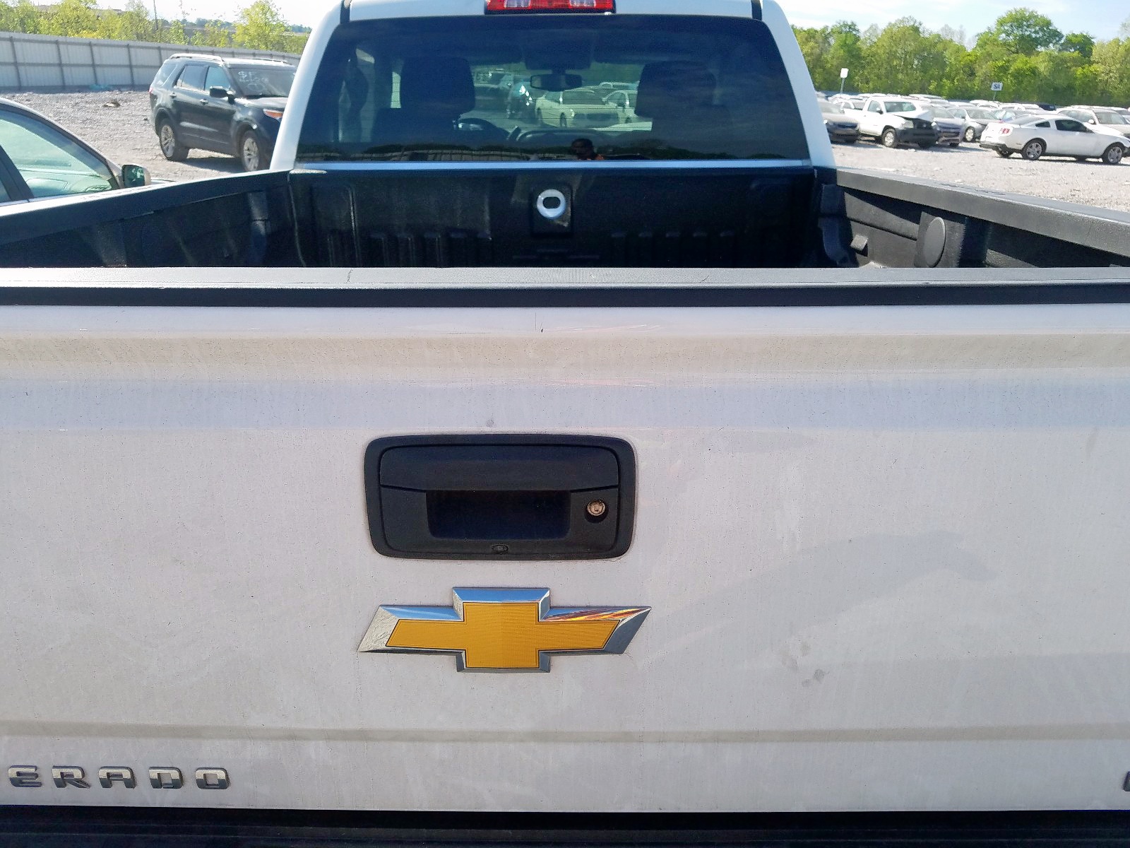 Photo 6 from auction – 2018 CHEVROLET SILVERADO with VIN 1GCRCREC4JZ272540
