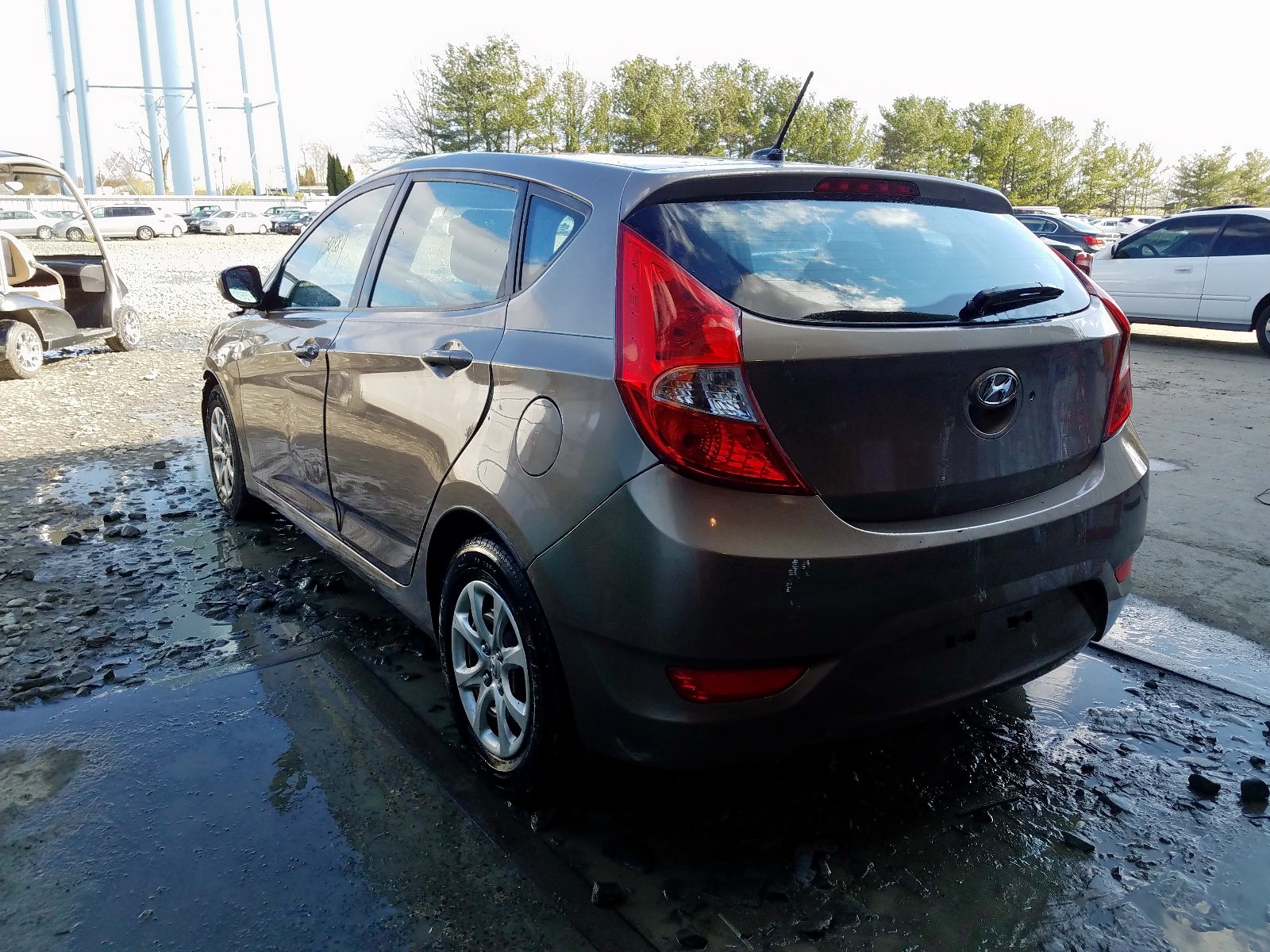 Photo 3 from auction – 2013 HYUNDAI ACCENT GLS with VIN KMHCT5AE8DU106699