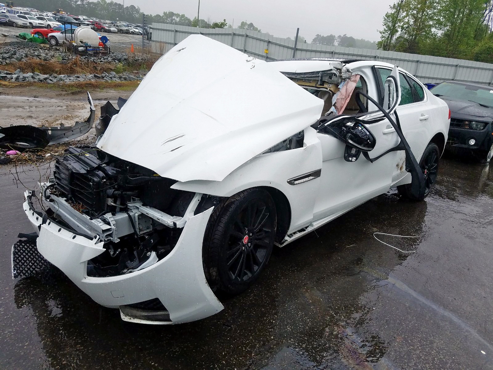 Photo 2 from auction – 2018 JAGUAR XF PRESTIG with VIN SAJBK4FX5JCY69385