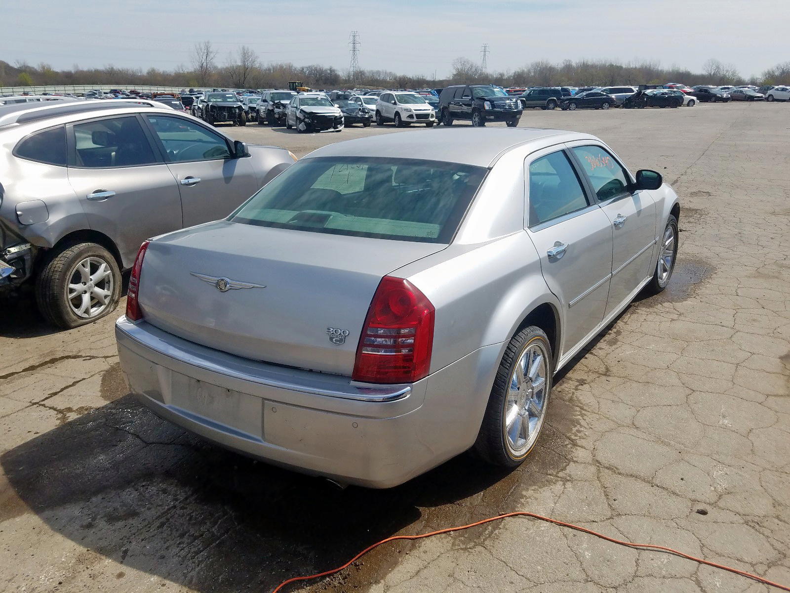 Photo 4 from auction – 2005 CHRYSLER 300C with VIN 2C3AA63H45H616491