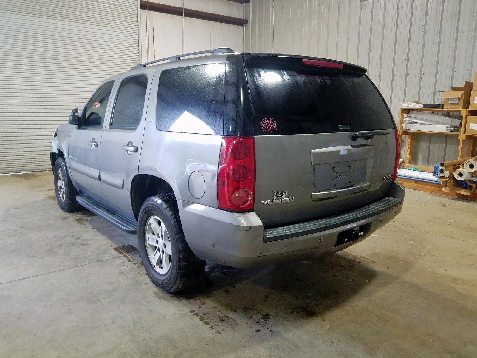 Photo 3 from auction – 2008 GMC YUKON with VIN 1GKFC13J18R230587