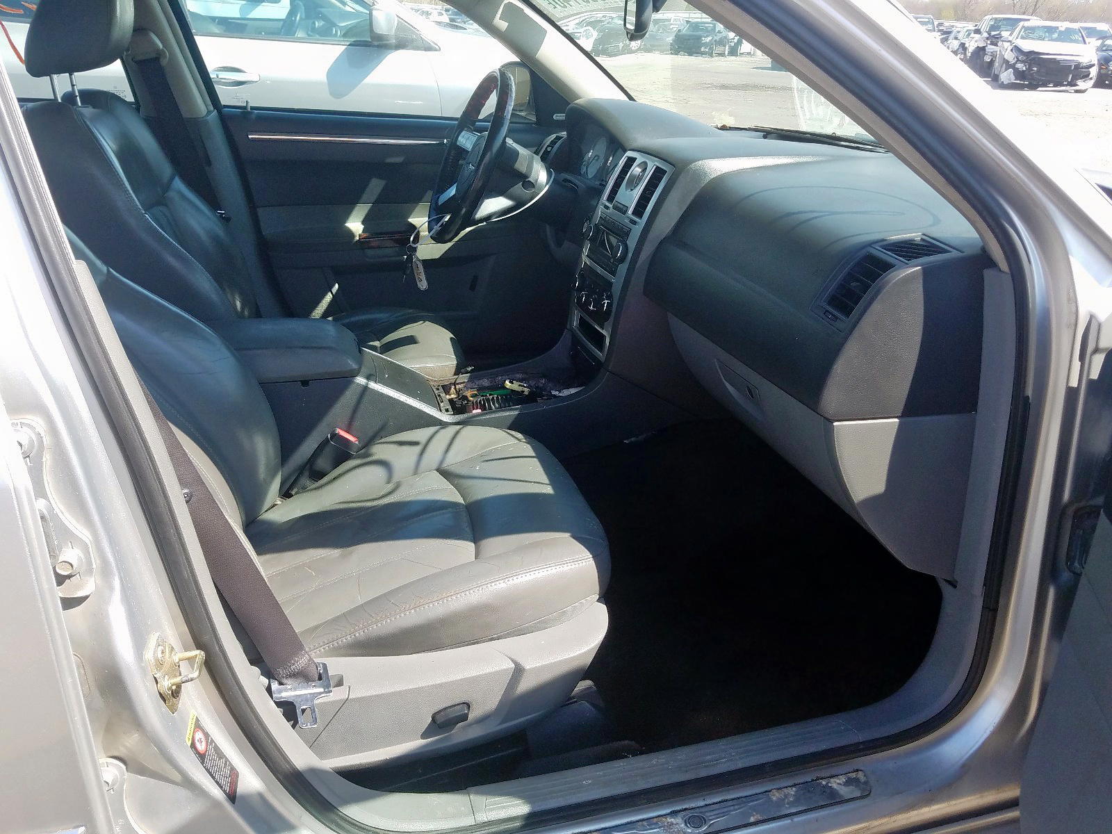Photo 5 from auction – 2005 CHRYSLER 300C with VIN 2C3AA63H45H616491