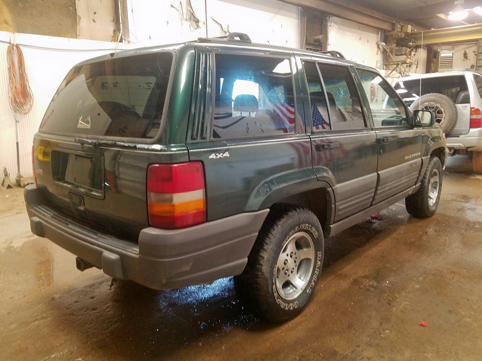 Photo 4 from auction – 1996 JEEP GRAND CHER with VIN 1J4GZ58SXTC281633