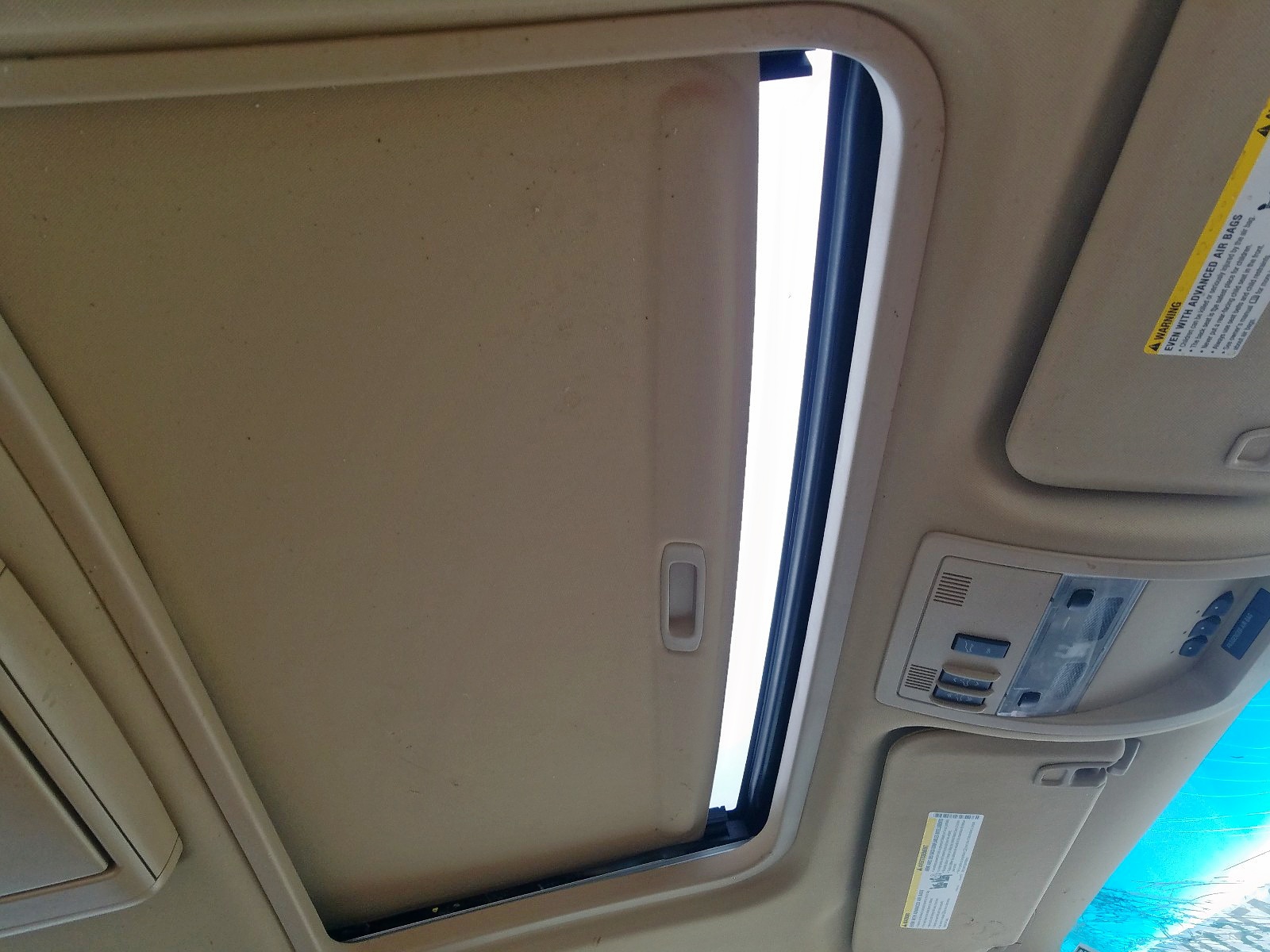 Photo 9 from auction – 2011 CHEVROLET SUBURBAN K with VIN 1GNSKKE36BR402368