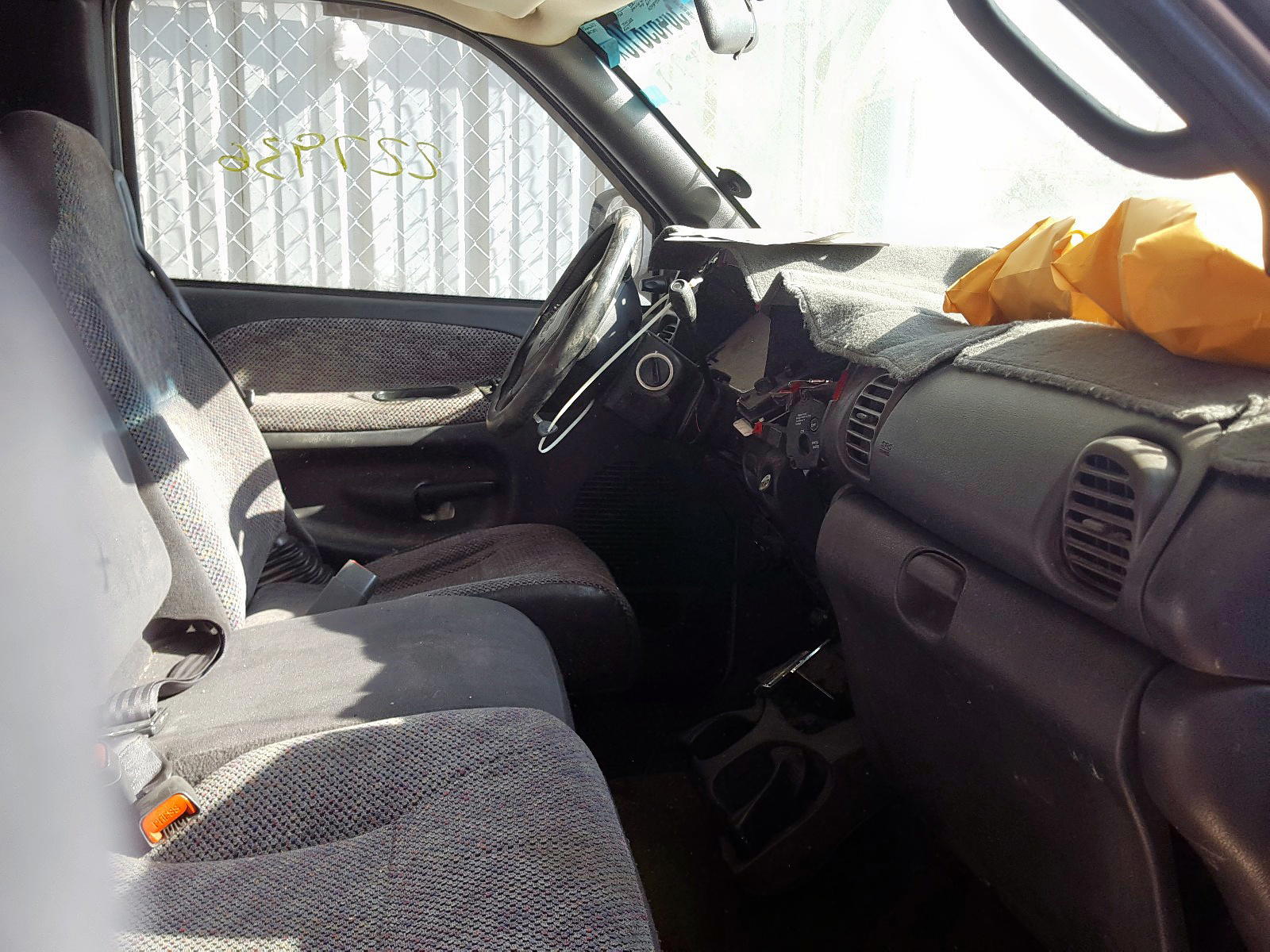 Photo 5 from auction – 2001 DODGE RAM 1500 with VIN 3B7HC13Y71G723925