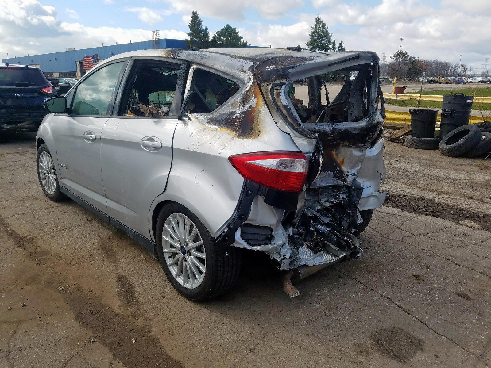 Photo 3 from auction – 2015 FORD C-MAX SE with VIN 1FADP5AU7FL106521