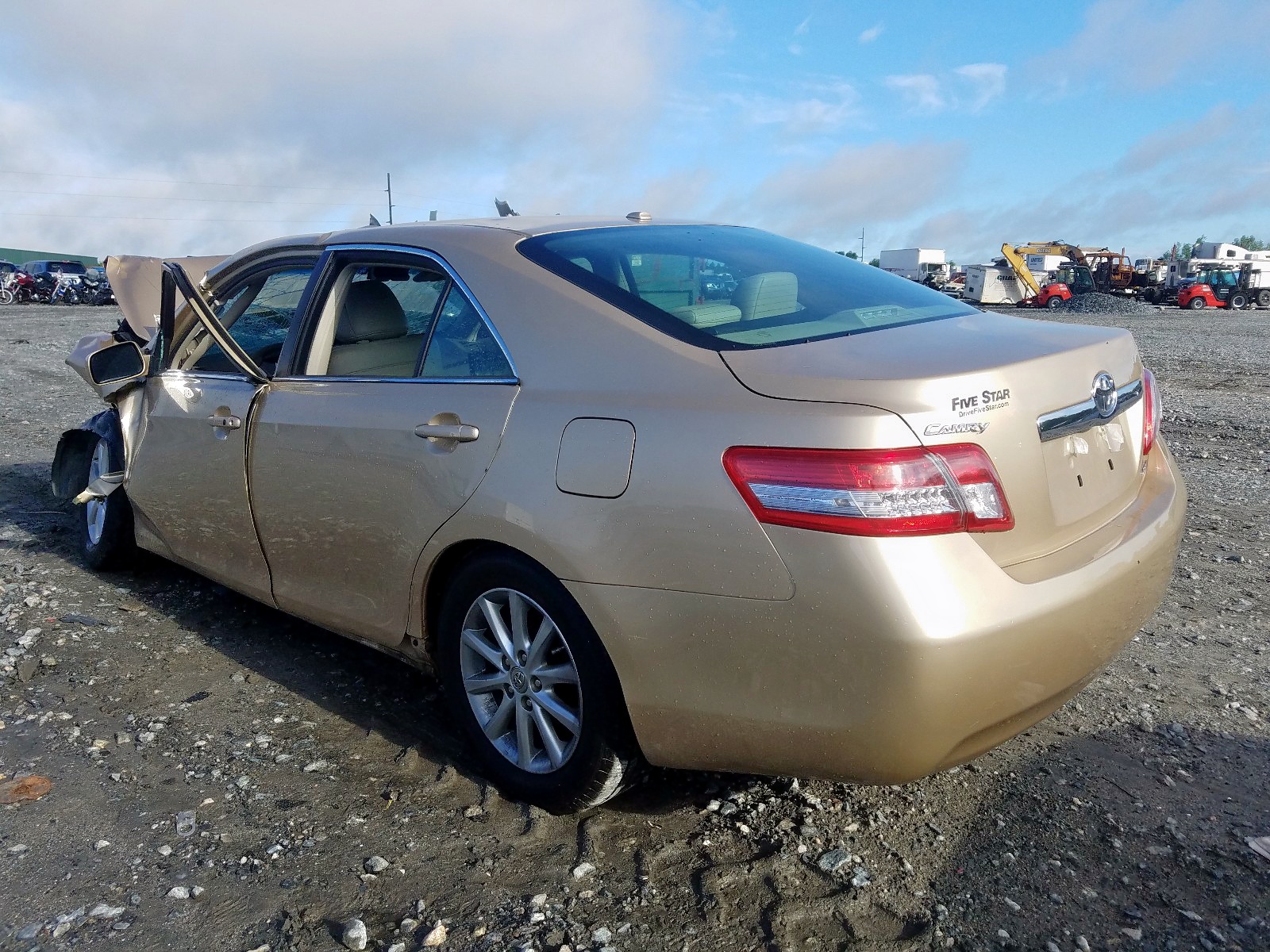 صورة رقم 3 من المزاد - 2011 TOYOTA CAMRY BASE مع VIN 4T1BF3EK7BU654505