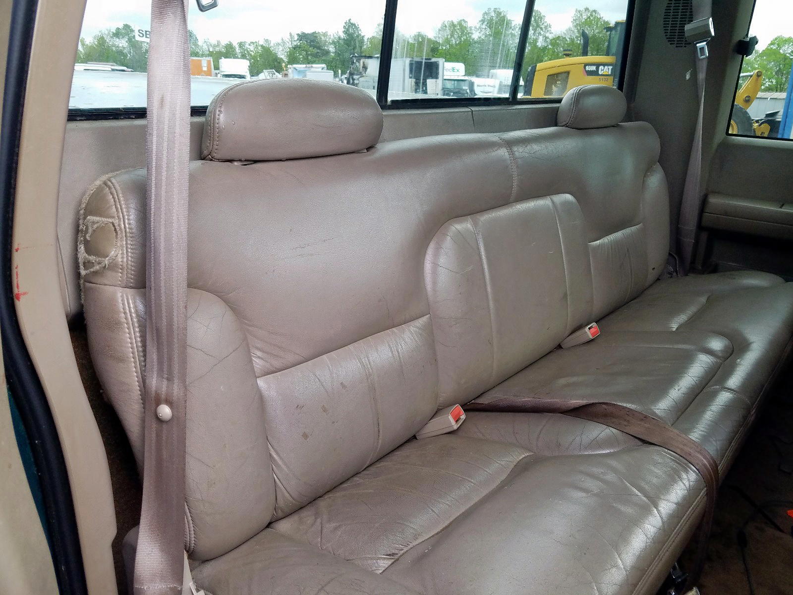 Photo 6 from auction – 1998 GMC SIERRA C15 with VIN 2GTEC19R5W1553700
