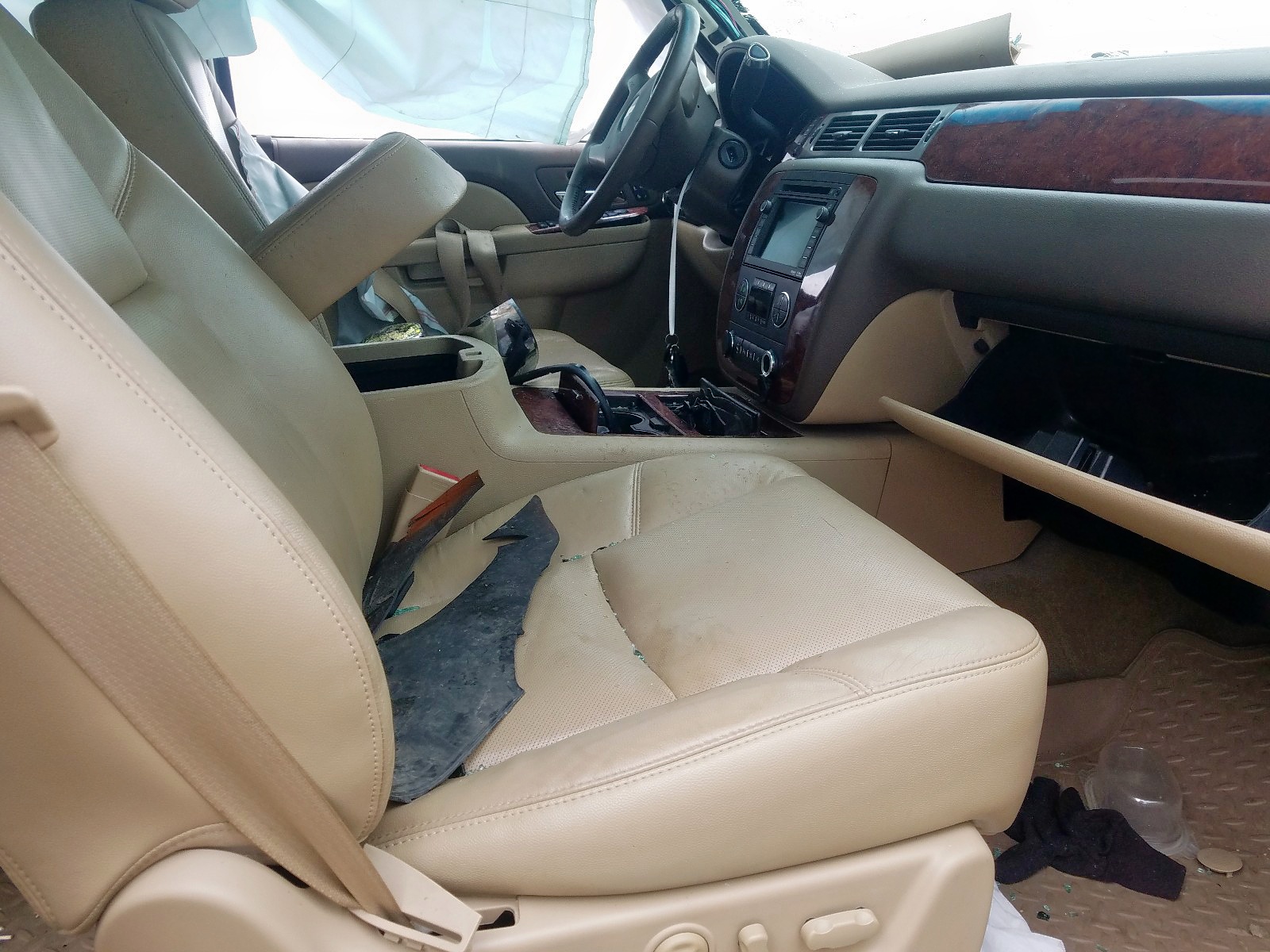 Photo 5 from auction – 2011 CHEVROLET SUBURBAN K with VIN 1GNSKKE36BR402368