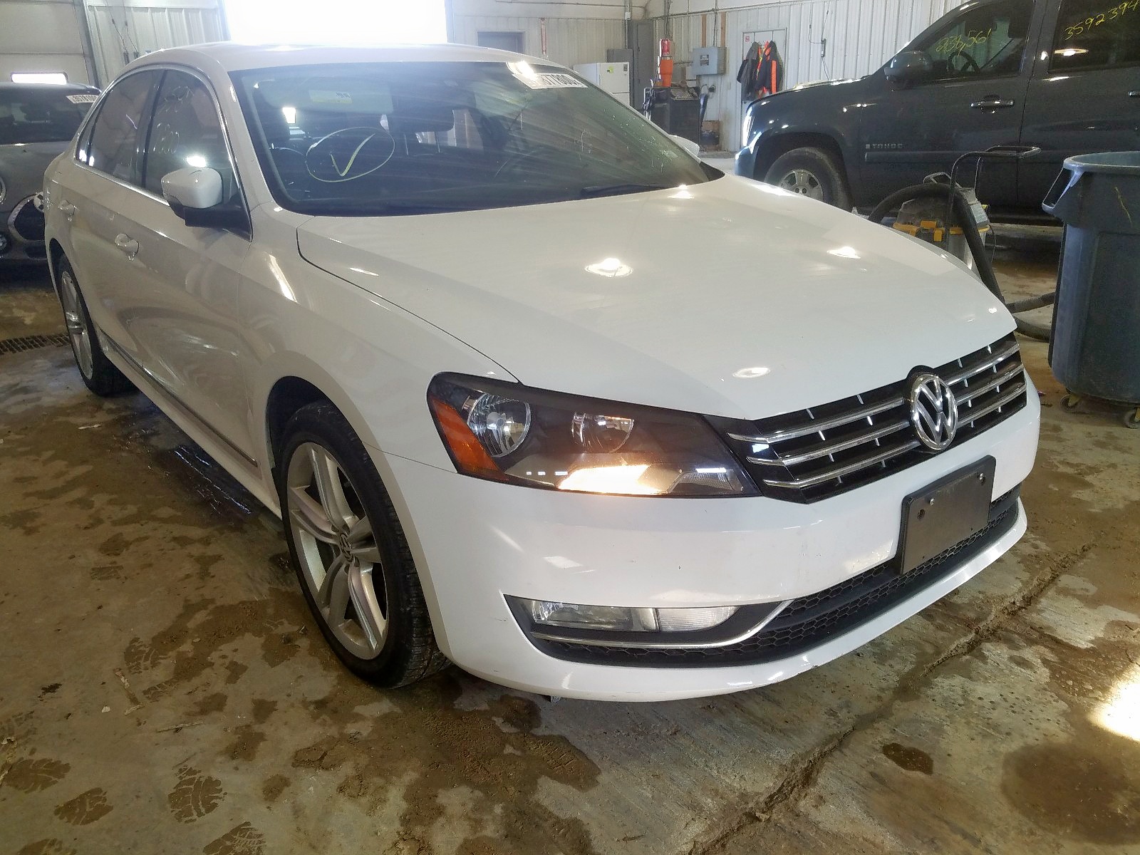Photo 1 from auction – 2015 VOLKSWAGEN PASSAT SEL with VIN 1VWCV7A32FC003163