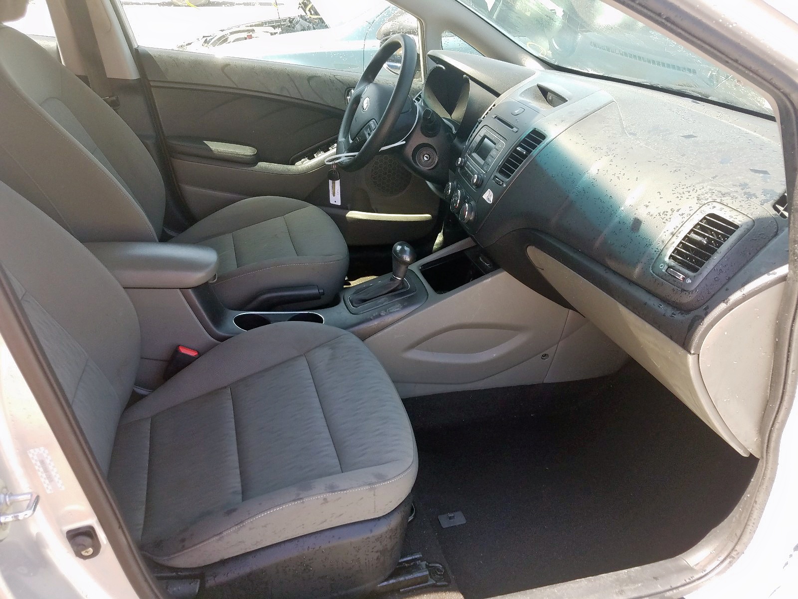 Photo 5 from auction – 2015 KIA FORTE LX with VIN KNAFK4A68F5258516