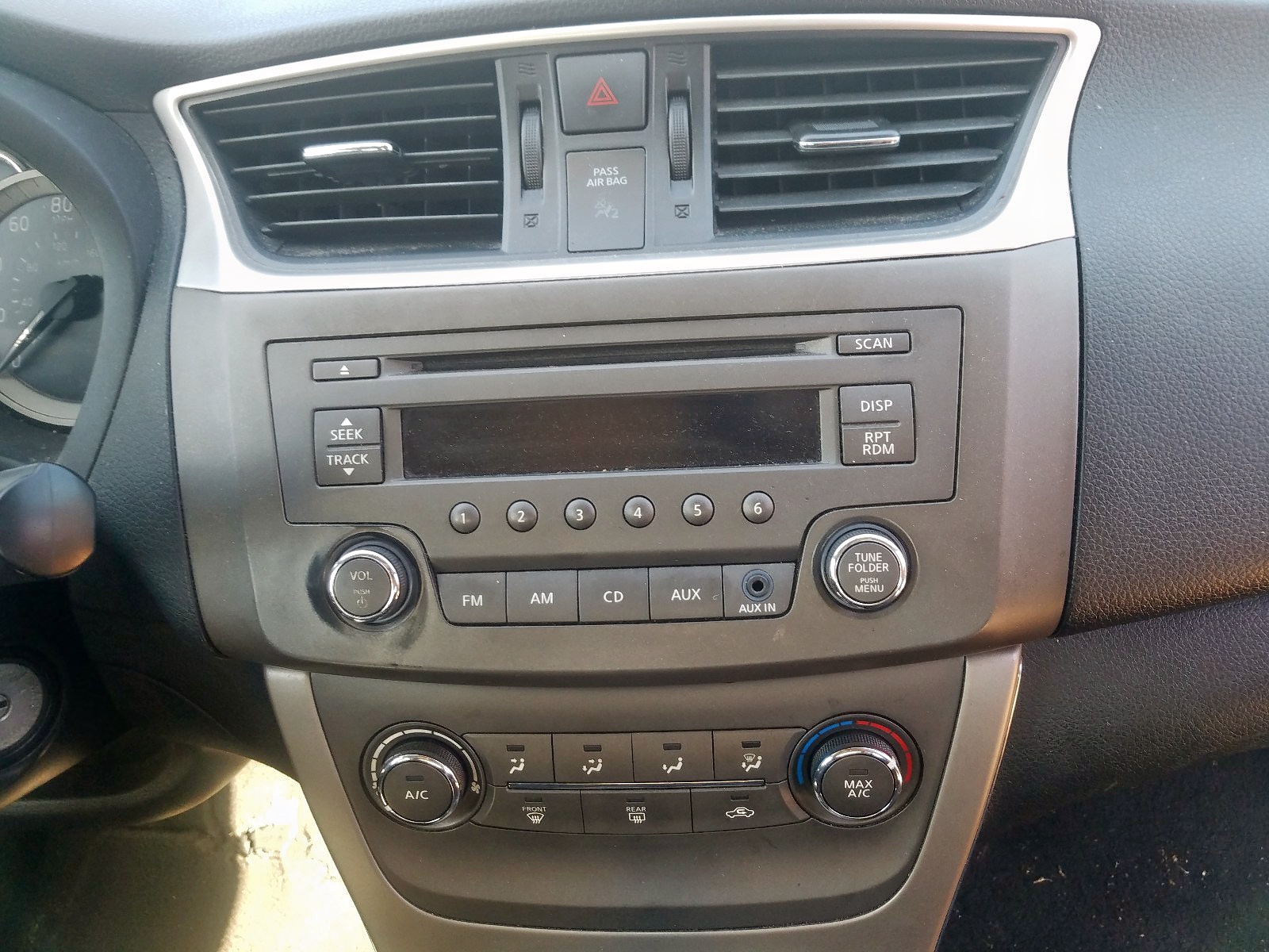 Photo 9 from auction – 2014 NISSAN SENTRA S with VIN 3N1AB7AP5EL669509