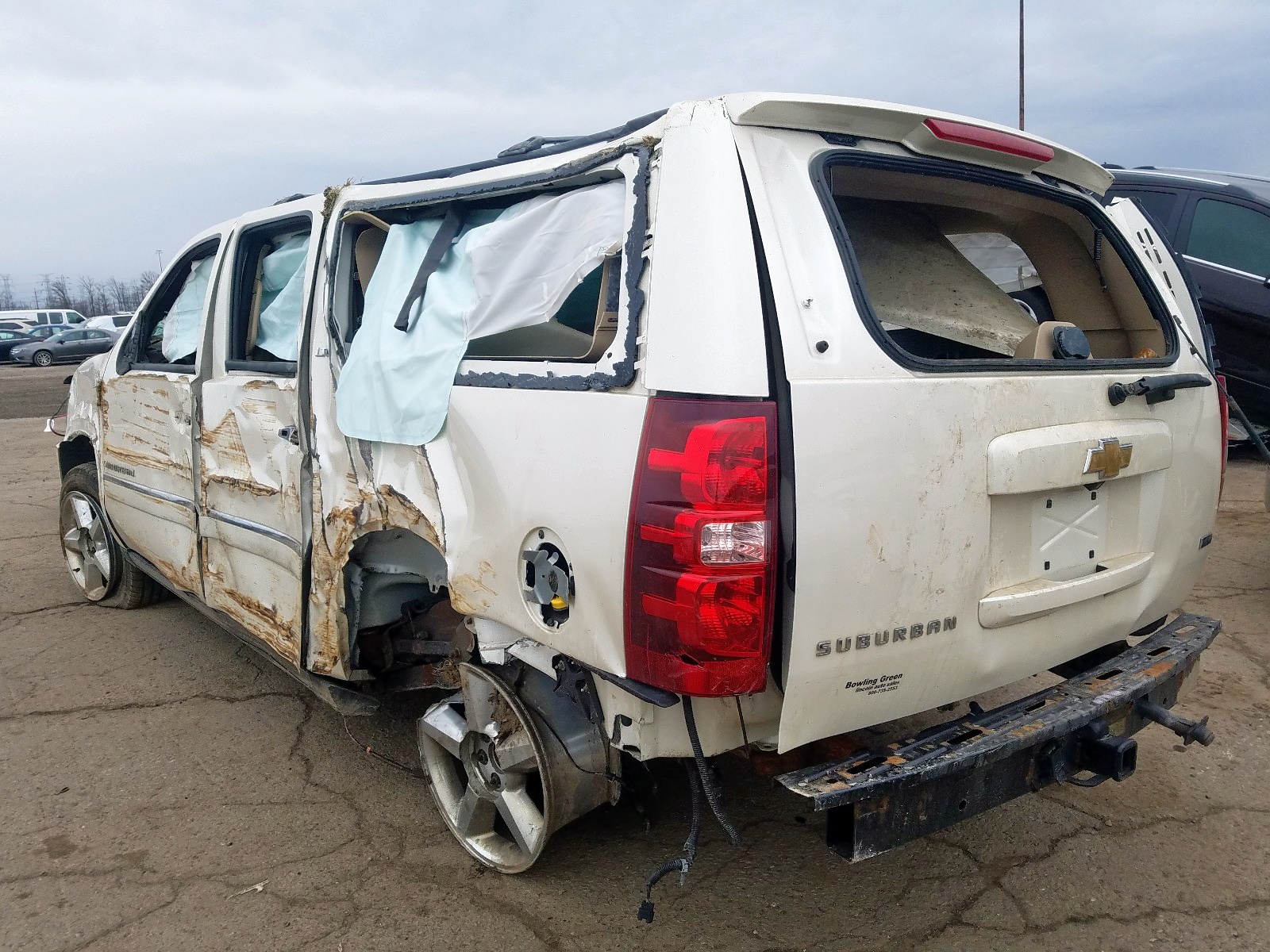 Photo 3 from auction – 2011 CHEVROLET SUBURBAN K with VIN 1GNSKKE36BR402368