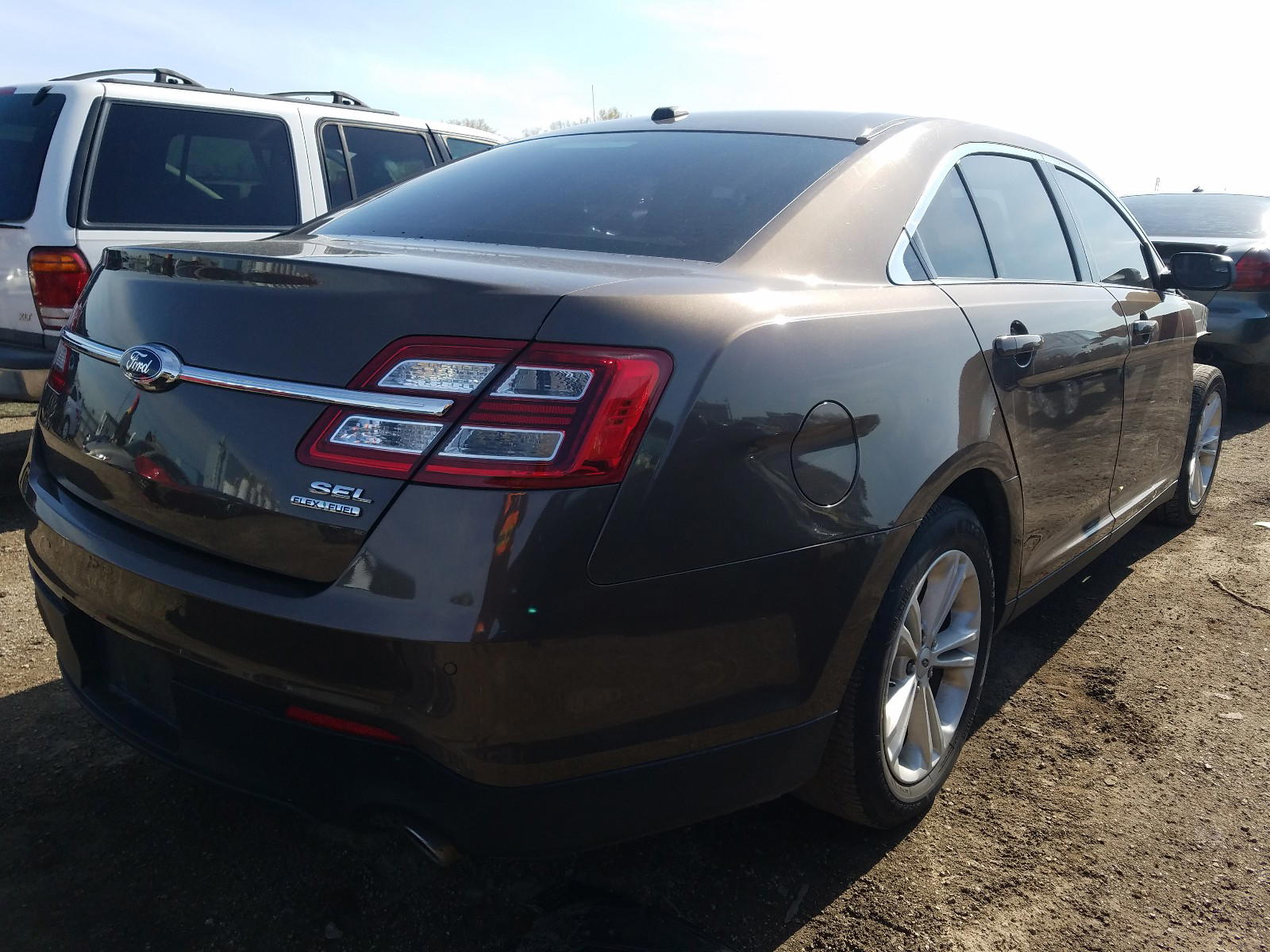 Photo 4 from auction – 2015 FORD TAURUS SEL with VIN 1FAHP2E89FG163969