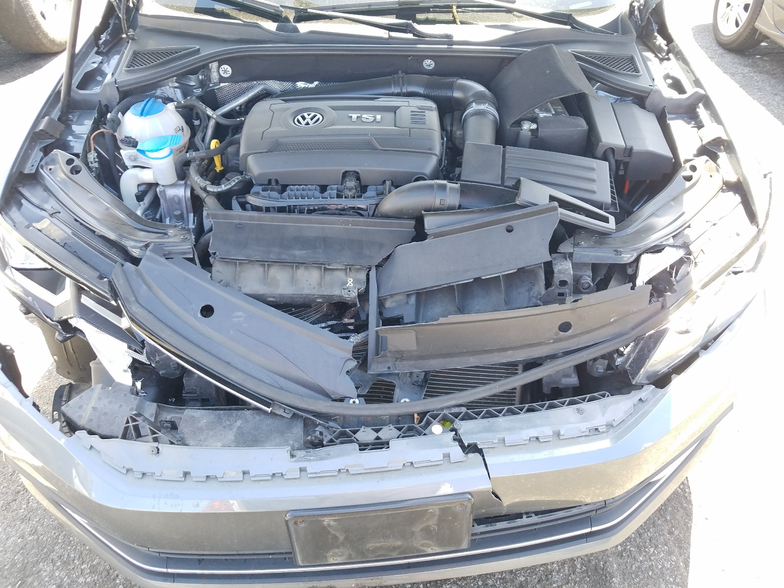 Photo 7 from auction – 2016 VOLKSWAGEN PASSAT S with VIN 1VWAT7A34GC014535