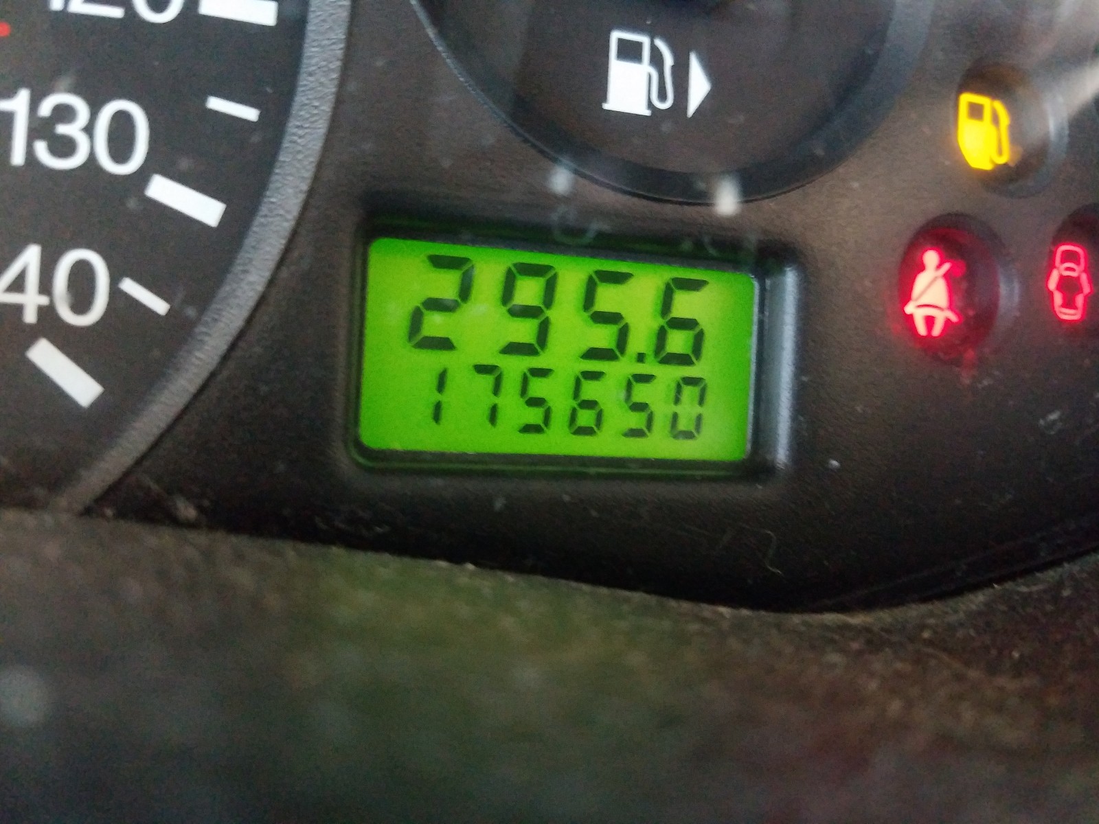 Photo 8 from auction – 2007 FORD FOCUS ZX4 with VIN 1FAFP34N77W108920