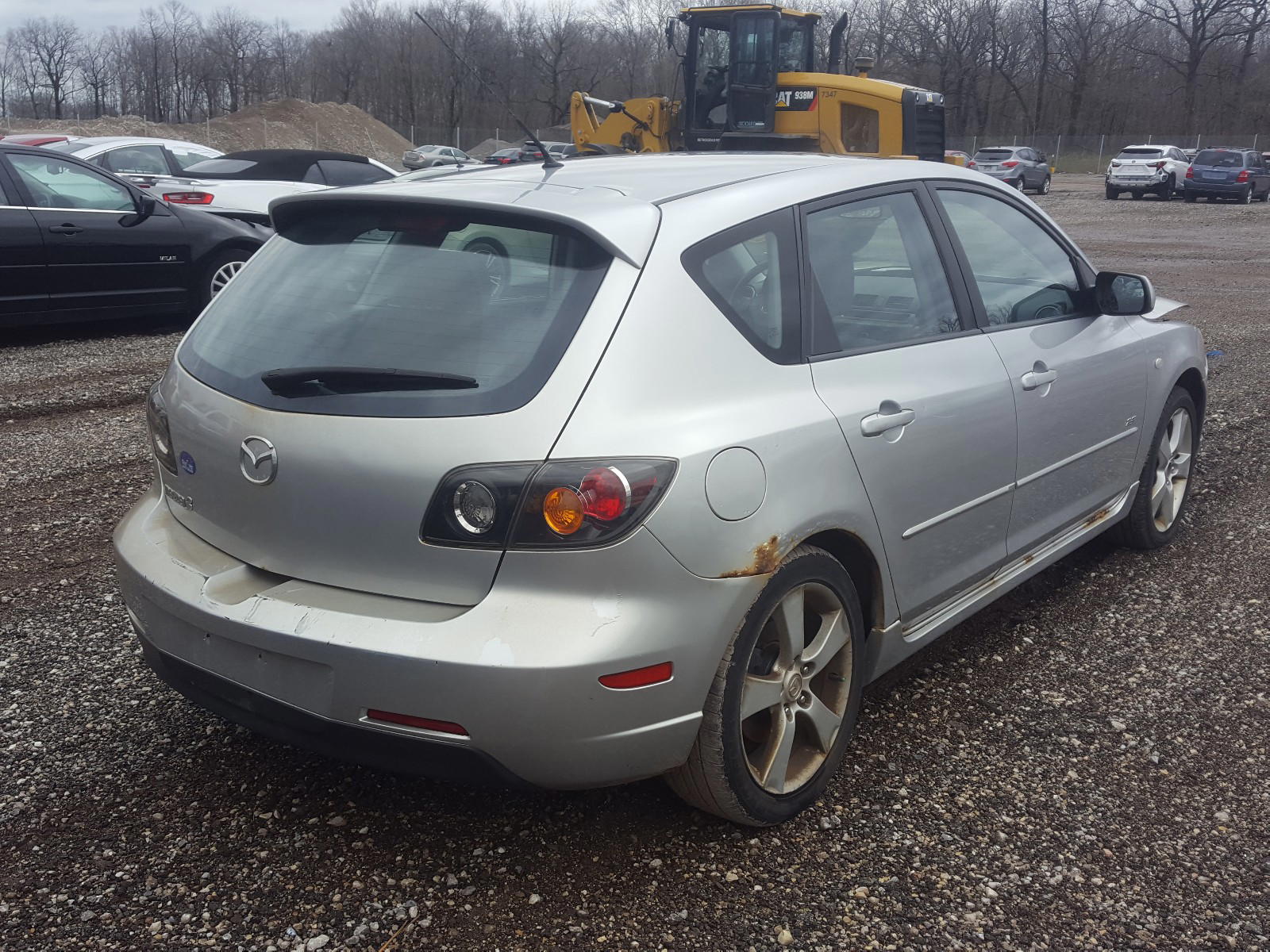 Photo 4 from auction – 2005 MAZDA 3 HATCHBAC with VIN JM1BK343851238656