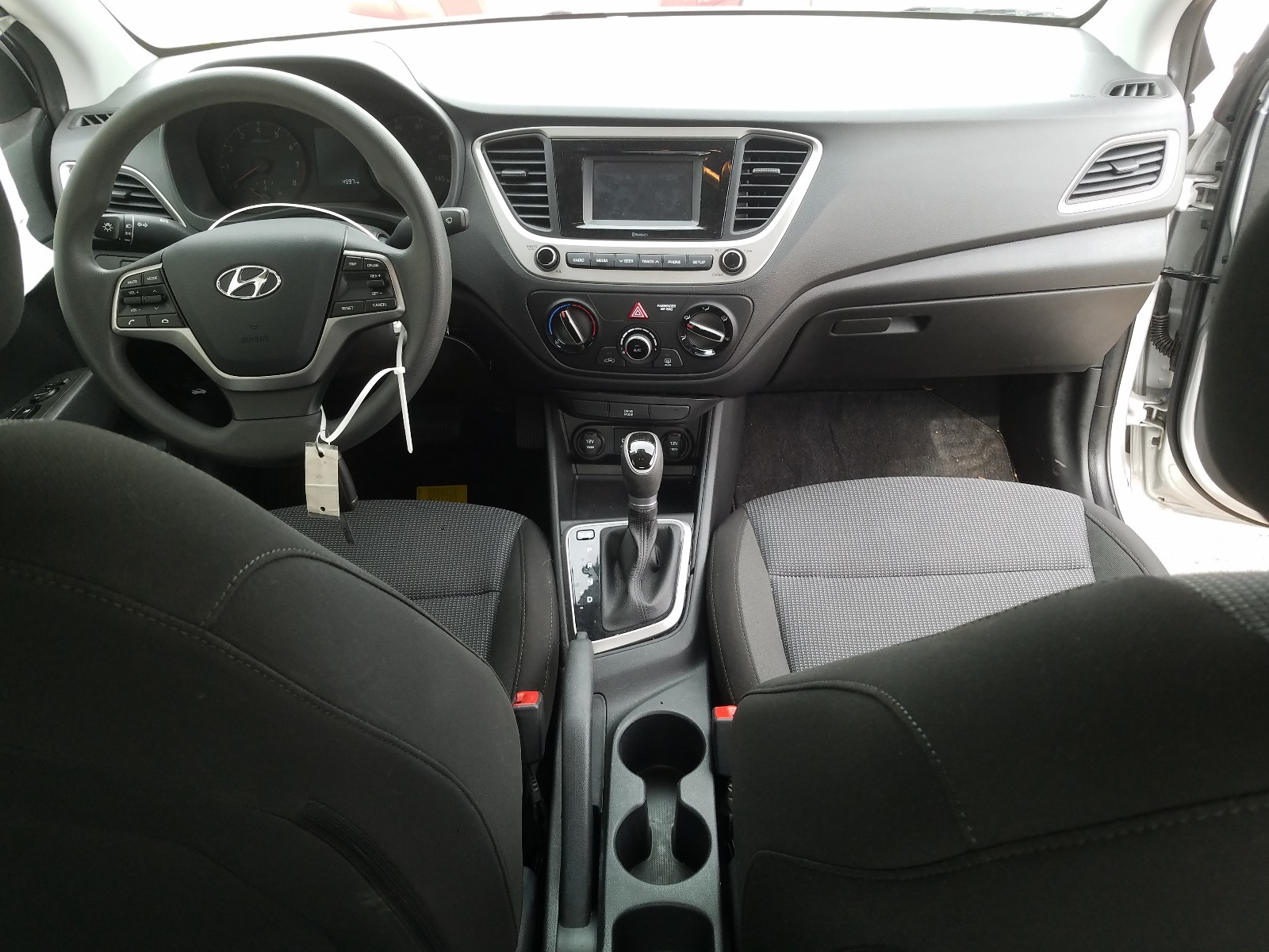 Photo 9 from auction – 2019 HYUNDAI ACCENT SE with VIN 3KPC24A30KE066498