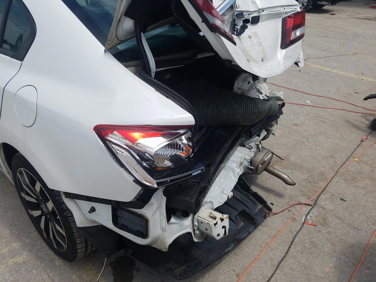 Photo 9 from auction – 2015 HONDA CIVIC EXL with VIN 19XFB2F99FE009687