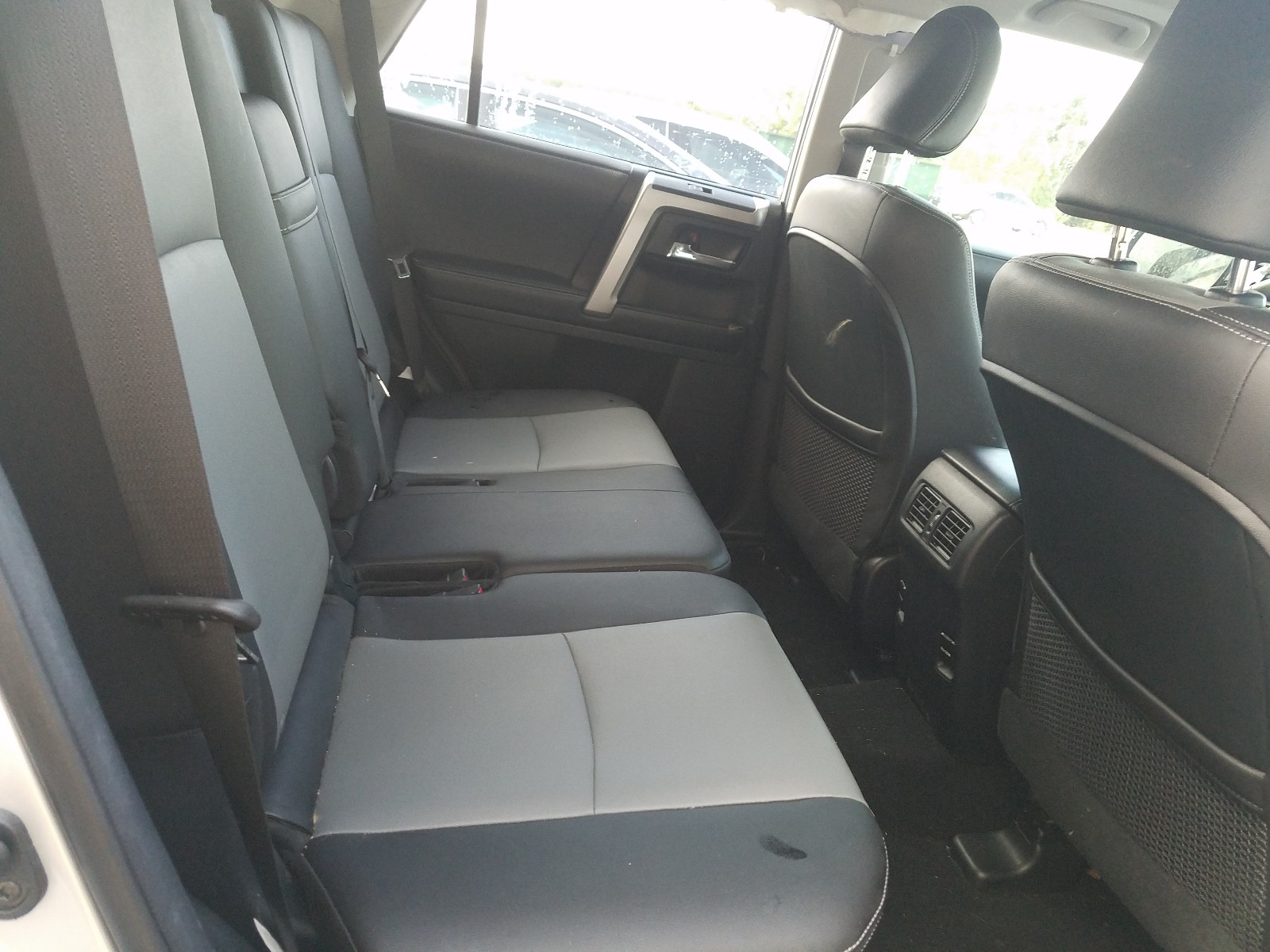 Photo 6 from auction – 2018 TOYOTA 4RUNNER SR with VIN JTEZU5JR5J5174118
