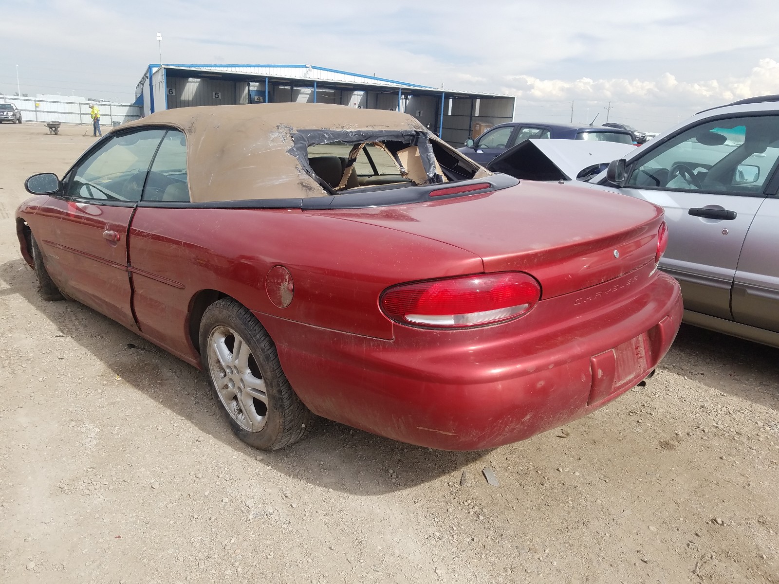 Photo 3 from auction – 2000 CHRYSLER SEBRING JX with VIN 3C3EL55H7YT264621