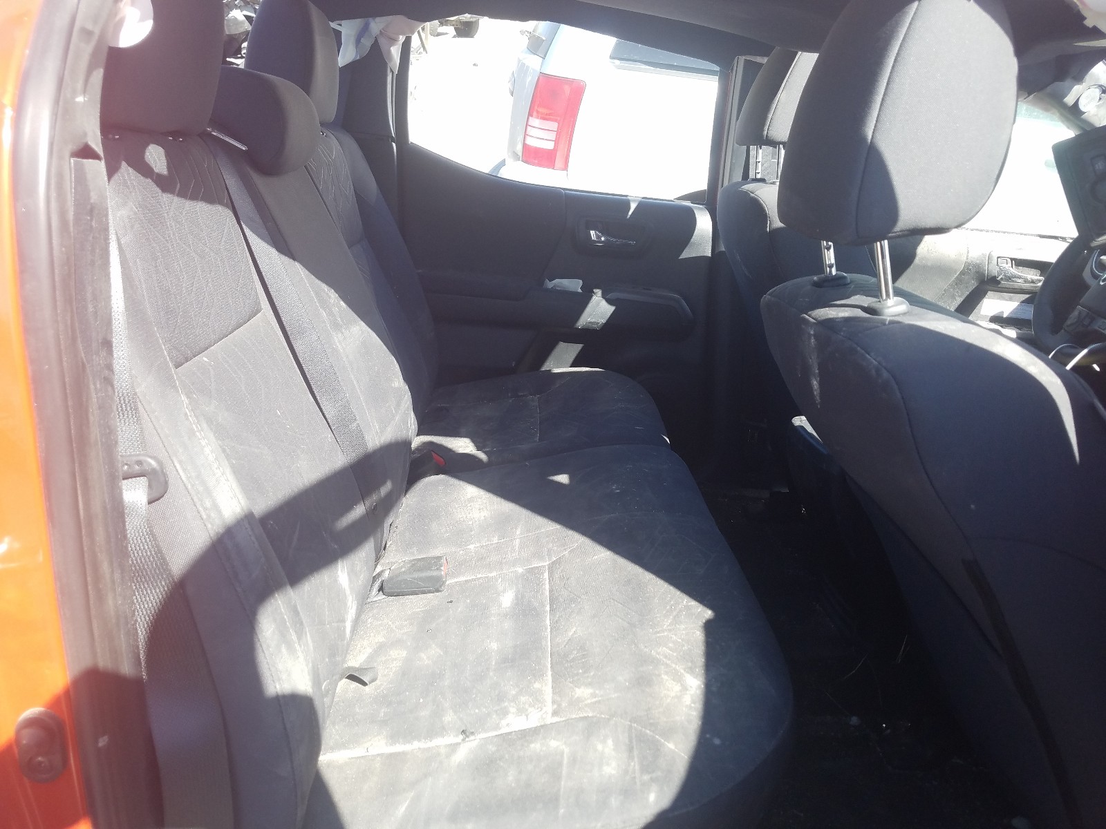 Photo 6 from auction – 2017 TOYOTA TACOMA DOU with VIN 3TMCZ5AN7HM102799