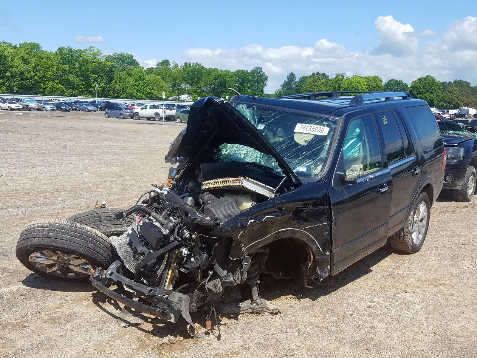 Photo 2 from auction – 2016 FORD EXPEDITION with VIN 1FMJU1KT2GEF08307