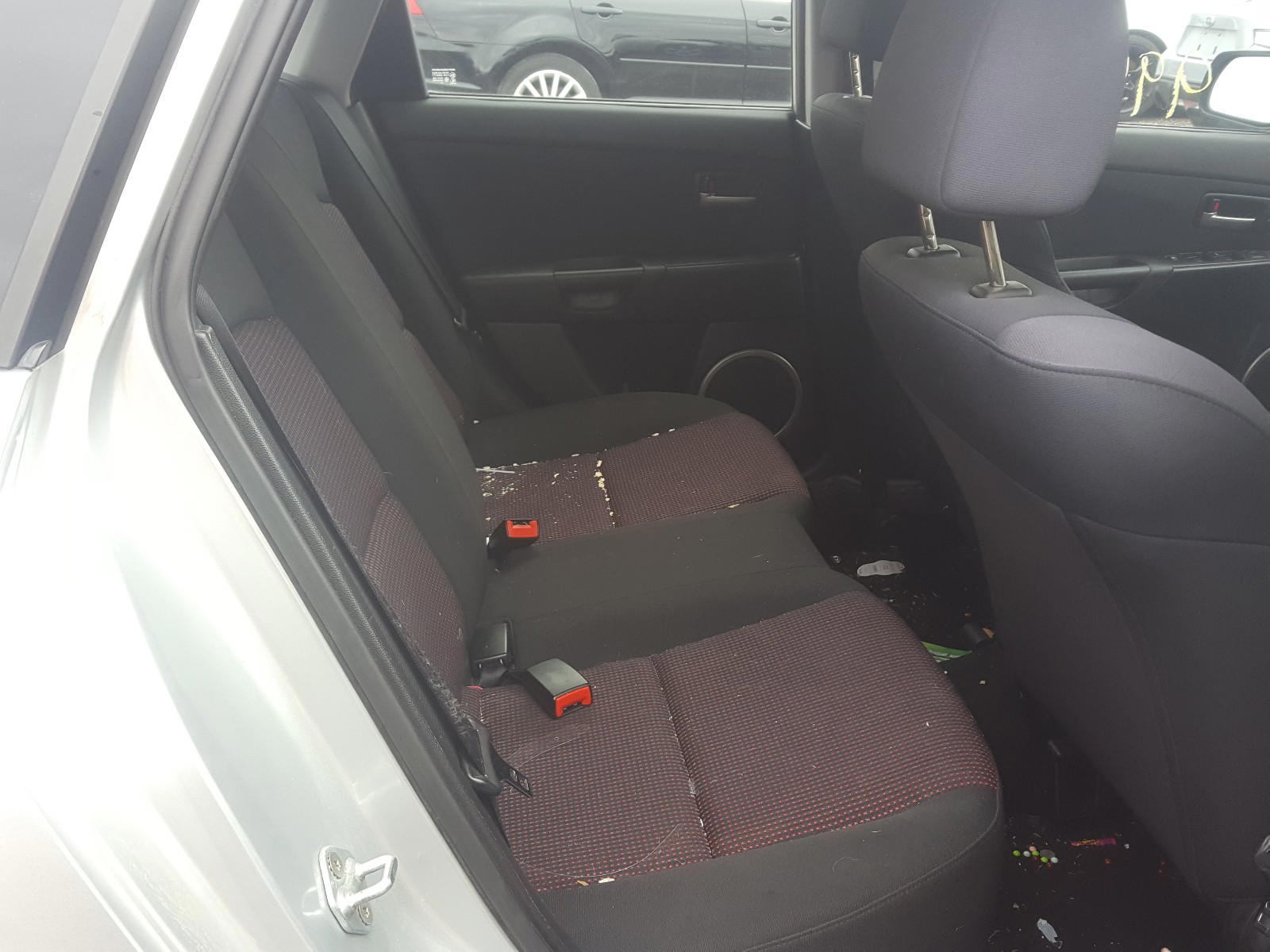 Photo 6 from auction – 2005 MAZDA 3 HATCHBAC with VIN JM1BK343851238656