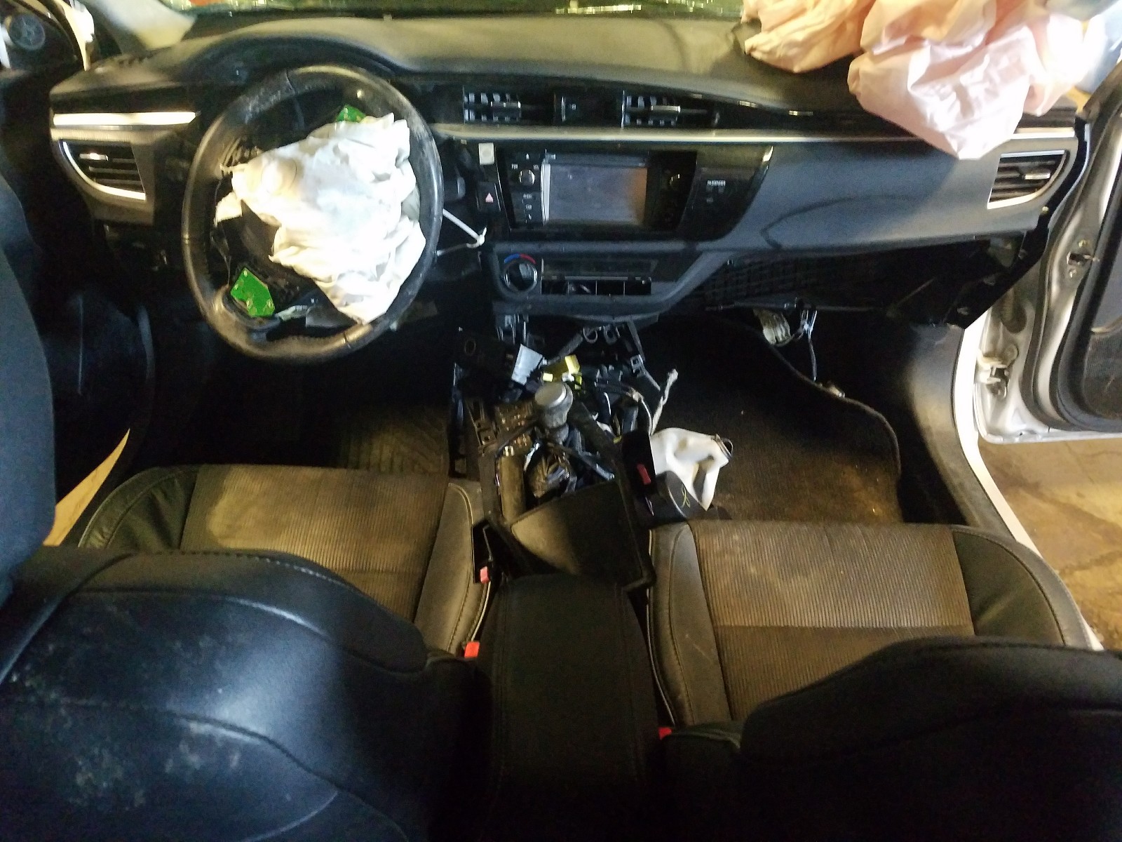 Photo 9 from auction – 2014 TOYOTA COROLLA L with VIN 2T1BURHE8EC139159