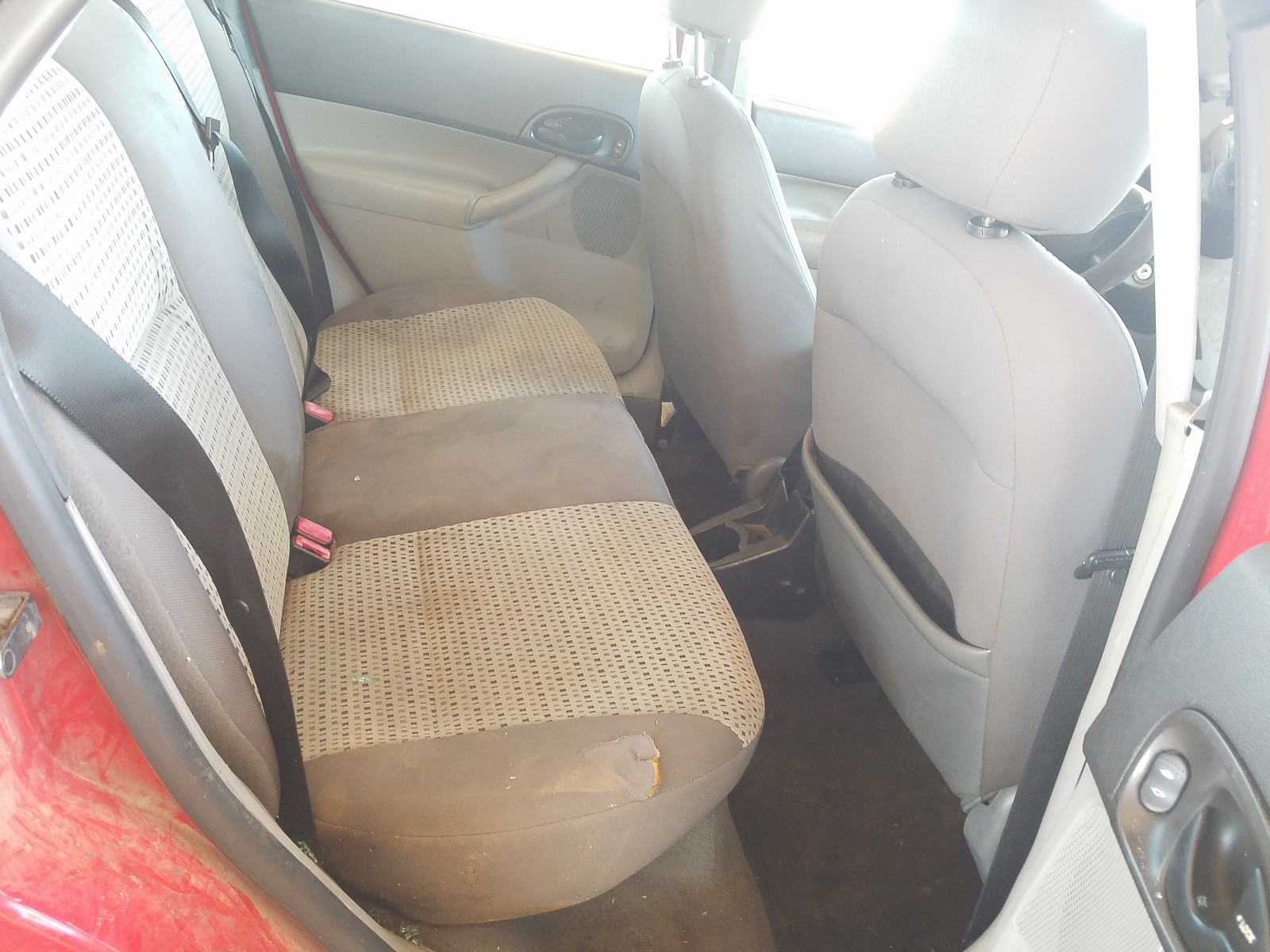 Photo 6 from auction – 2007 FORD FOCUS ZX4 with VIN 1FAFP34N77W108920