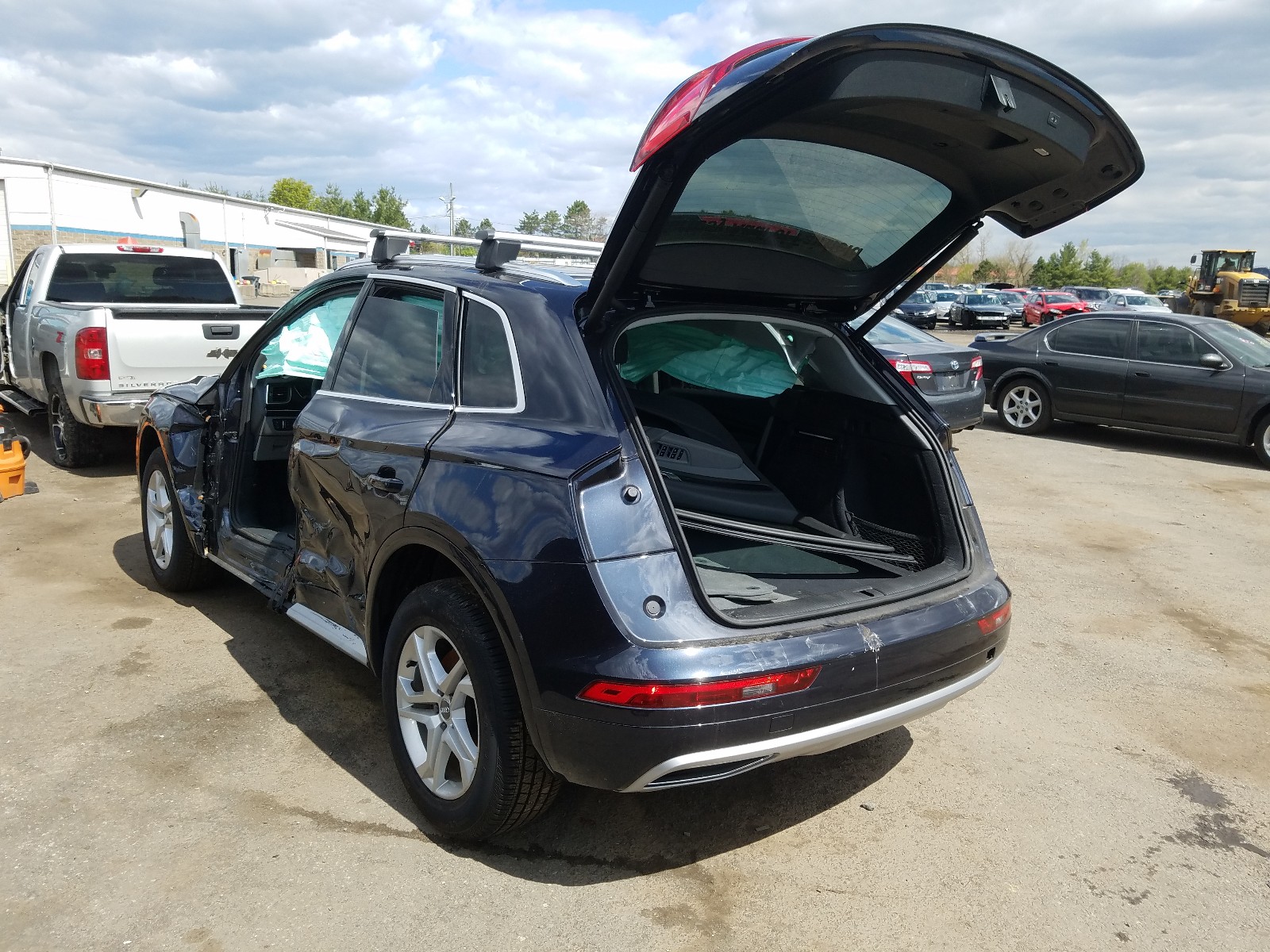 Photo 3 from auction – 2019 AUDI Q5 PREMIUM with VIN WA1ANAFY4K2065704