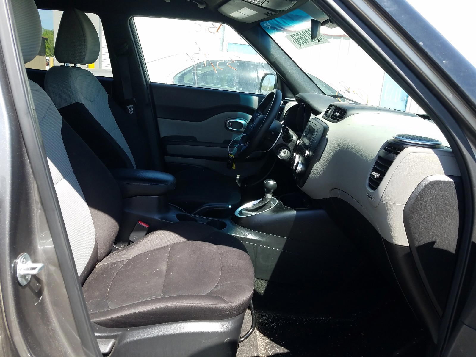 Photo 5 from auction – 2016 KIA SOUL with VIN KNDJN2A23G7340150