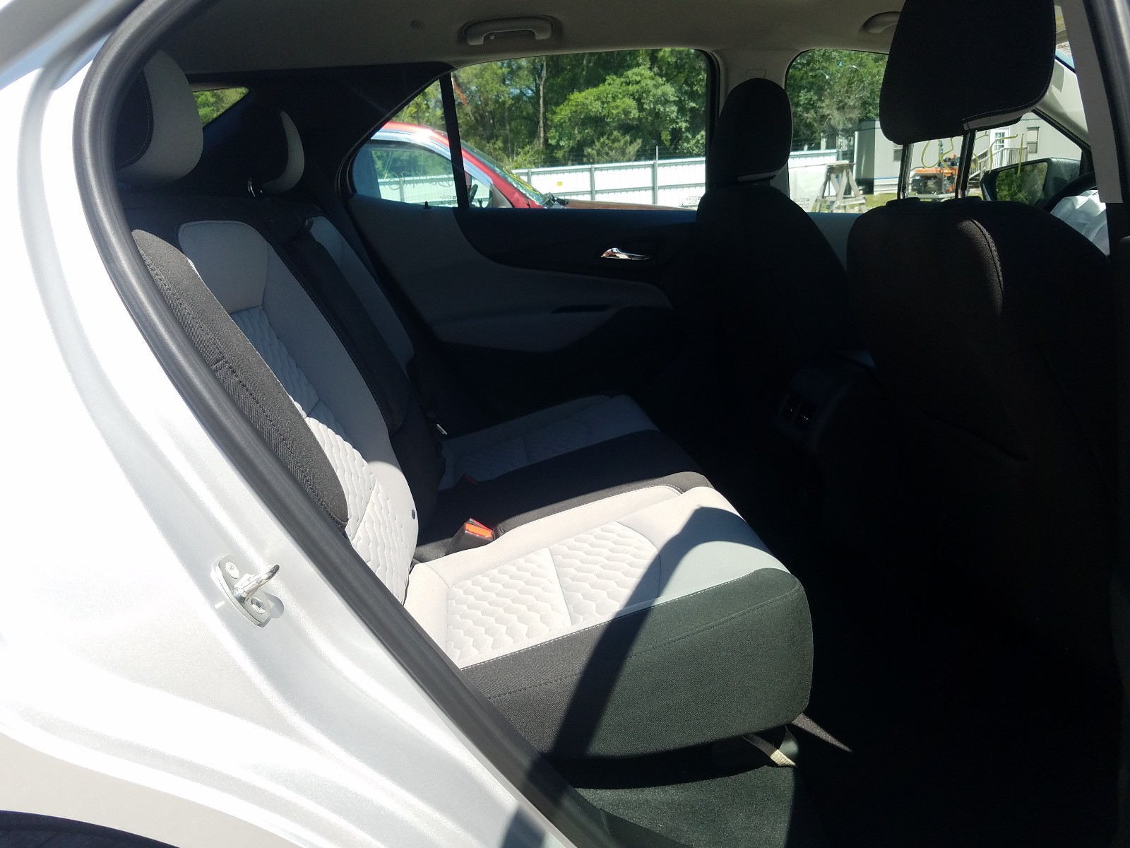 Photo 6 from auction – 2018 CHEVROLET EQUINOX LS with VIN 2GNAXHEV3J6174972