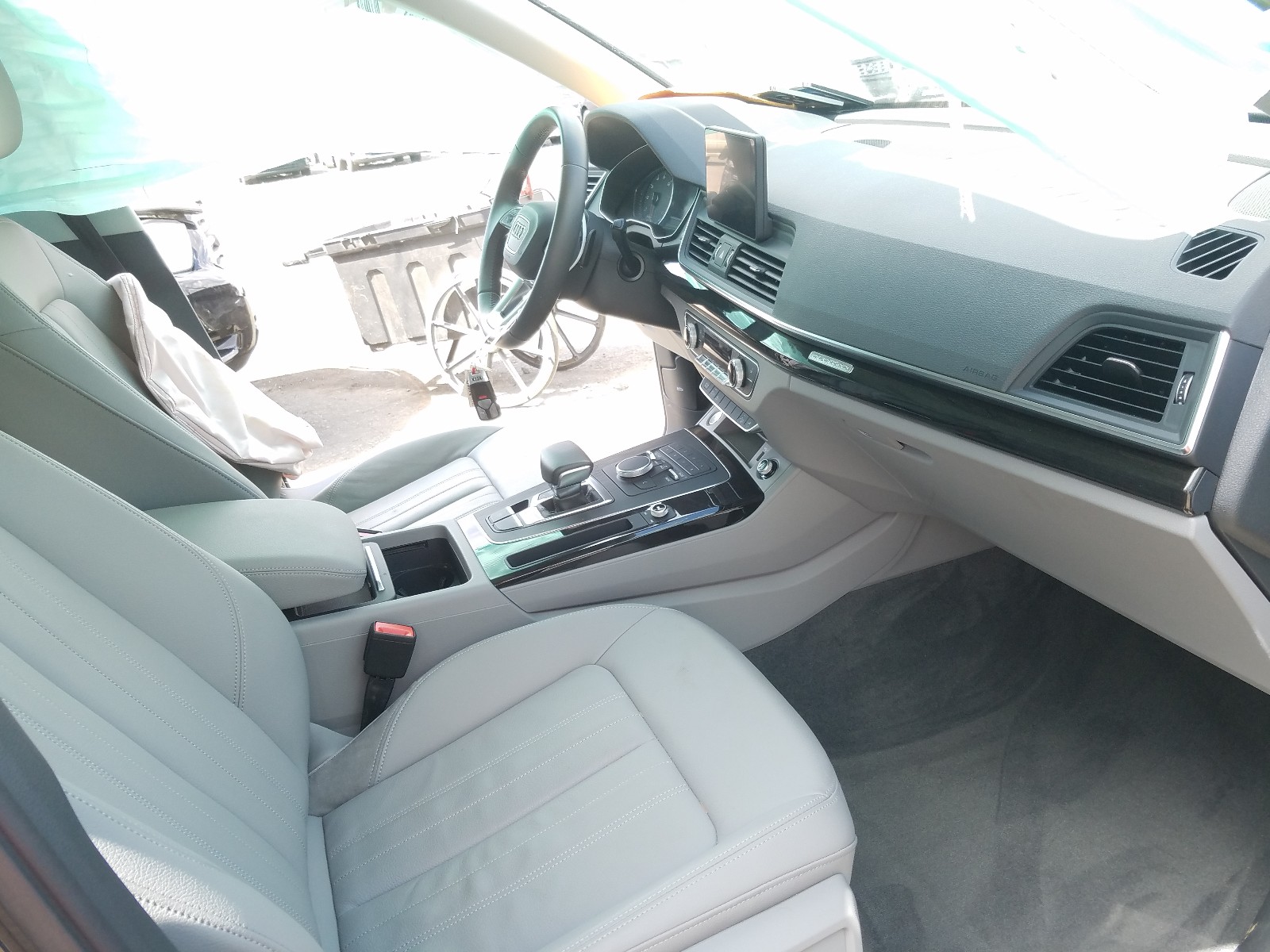 Photo 5 from auction – 2019 AUDI Q5 PREMIUM with VIN WA1ANAFY4K2065704
