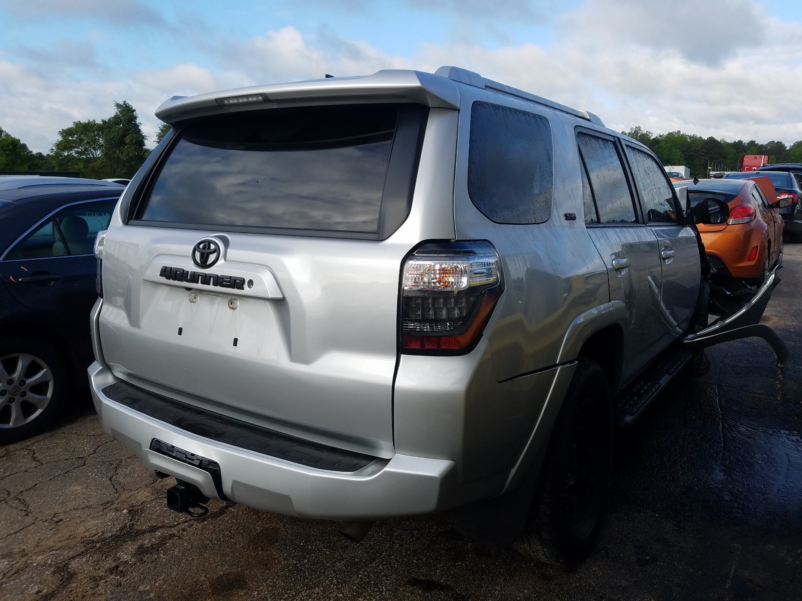 Photo 4 from auction – 2018 TOYOTA 4RUNNER SR with VIN JTEZU5JR5J5174118
