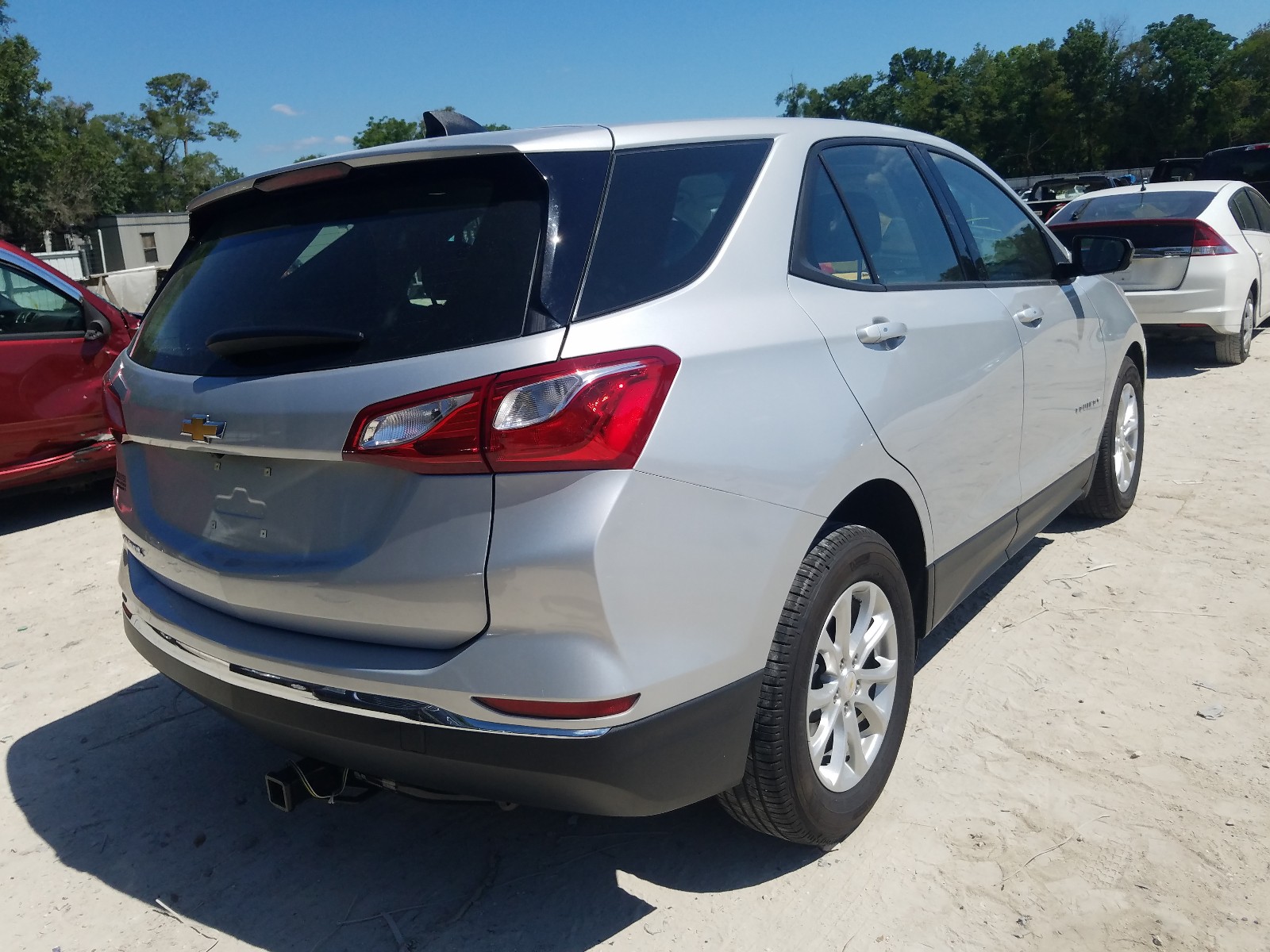 Photo 4 from auction – 2018 CHEVROLET EQUINOX LS with VIN 2GNAXHEV3J6174972