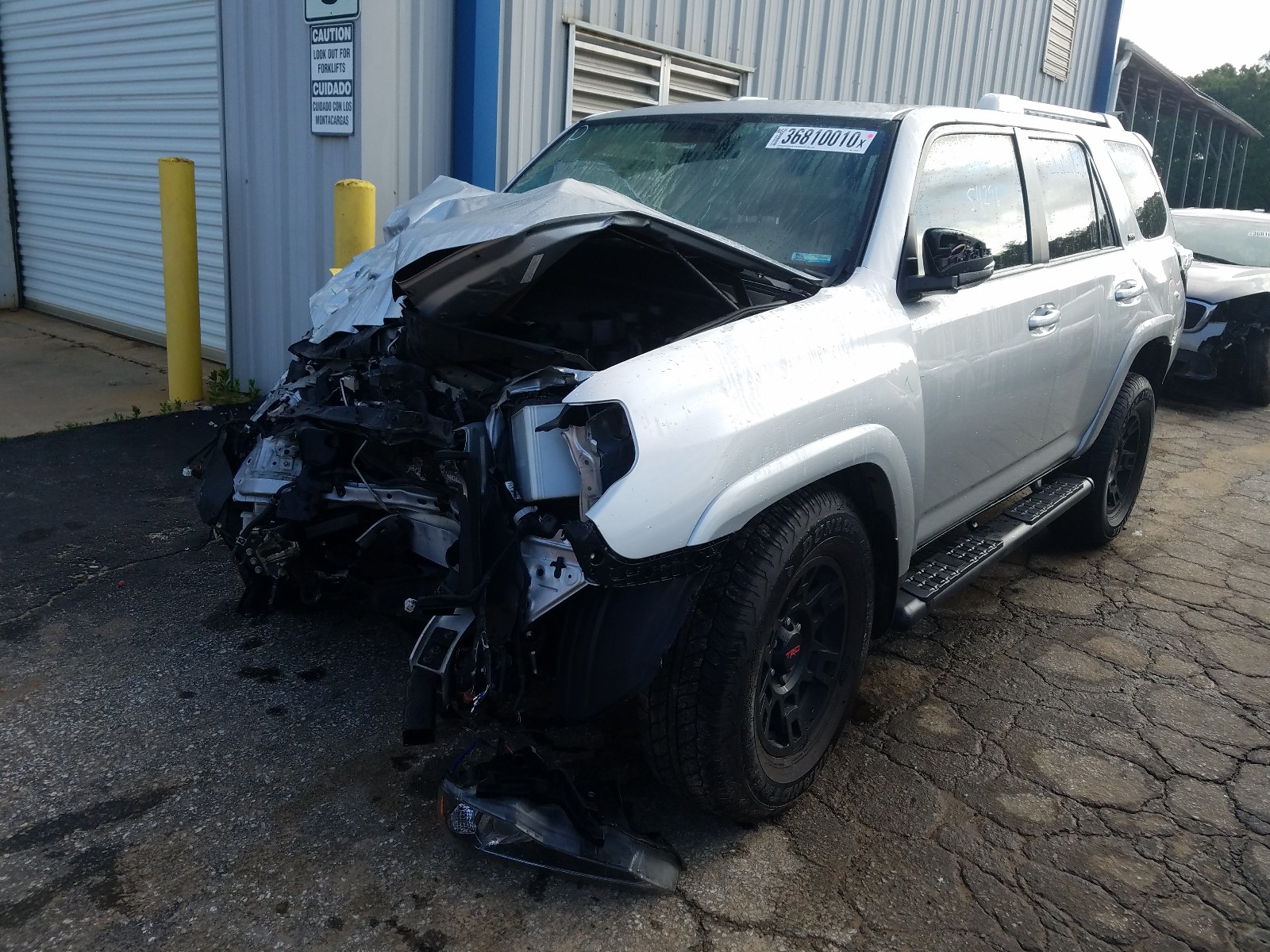 Photo 2 from auction – 2018 TOYOTA 4RUNNER SR with VIN JTEZU5JR5J5174118