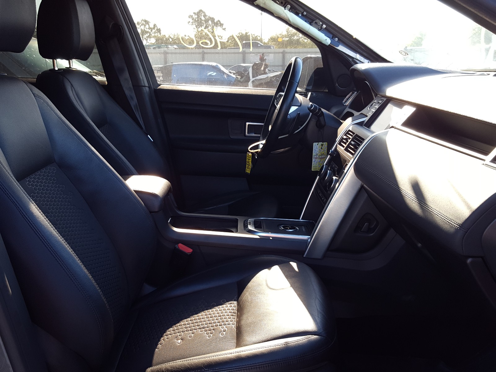 Photo 5 from auction – 2018 LAND ROVER DISCOVERY with VIN SALCP2RX6JH756495