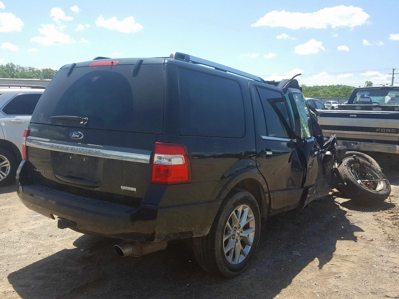 Photo 4 from auction – 2016 FORD EXPEDITION with VIN 1FMJU1KT2GEF08307