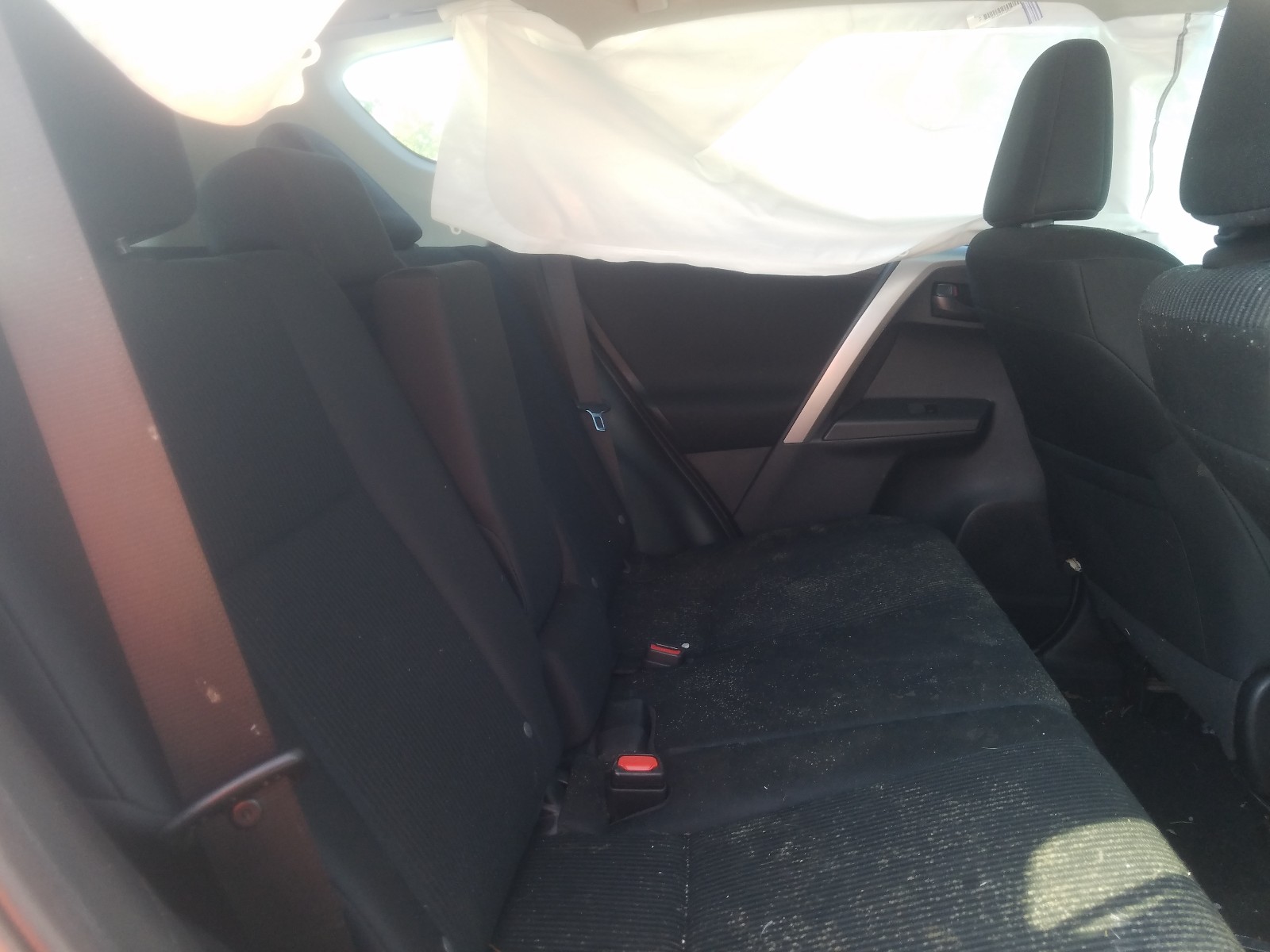 Photo 6 from auction – 2018 TOYOTA RAV4 LE with VIN 2T3ZFREV2JW466069