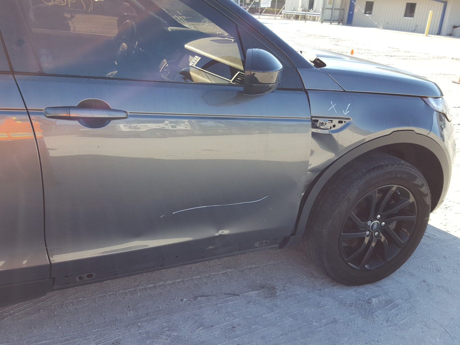 Photo 9 from auction – 2018 LAND ROVER DISCOVERY with VIN SALCP2RX6JH756495