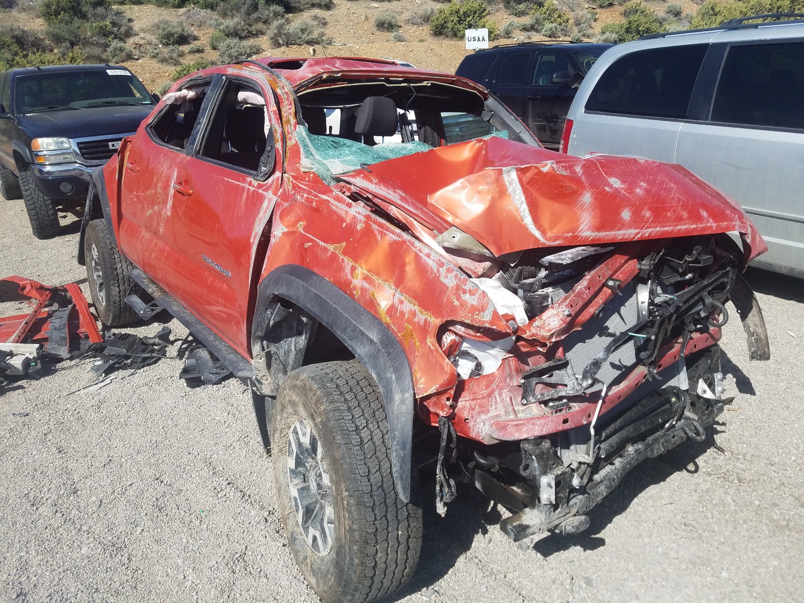 TOYOTA TACOMA DOU 2017 with VIN 3TMCZ5AN7HM102799 - Photo from auction