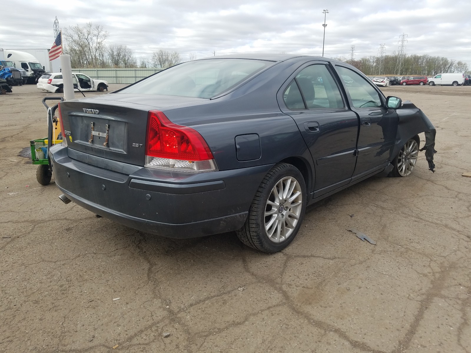 Photo 4 from auction – 2008 VOLVO S60 2.5T with VIN YV1RS592282671828