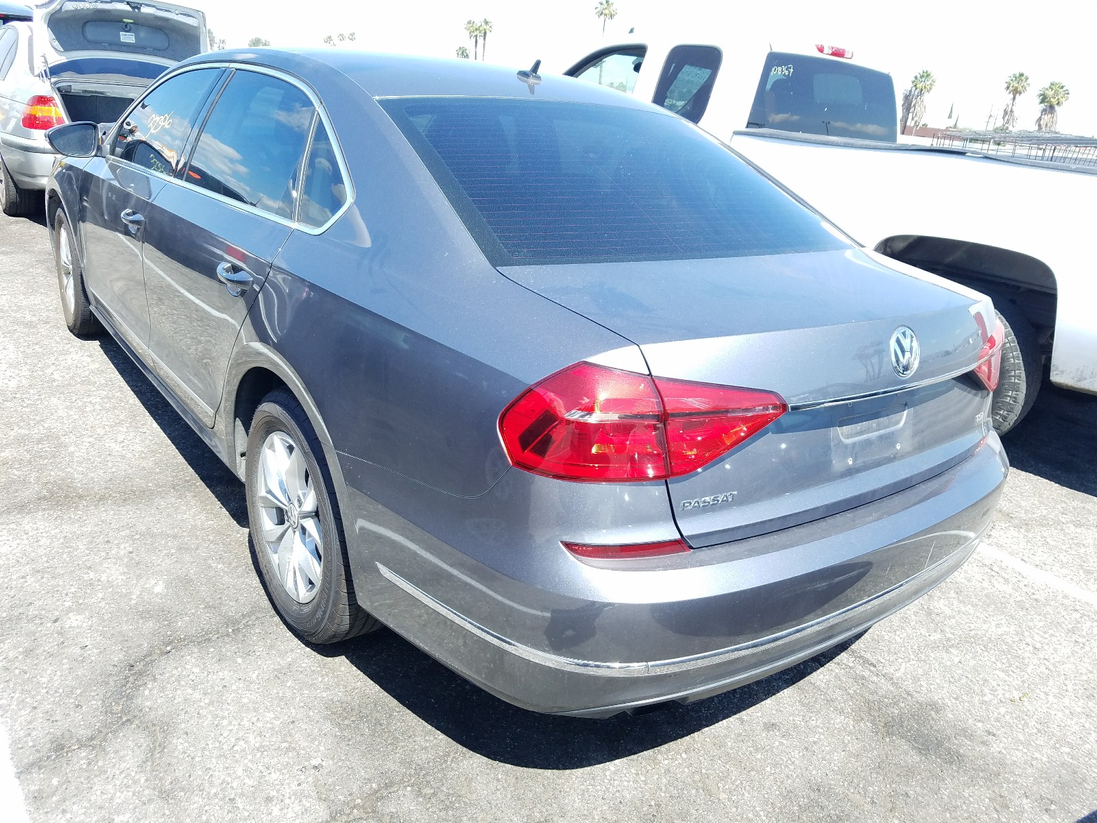 Photo 3 from auction – 2016 VOLKSWAGEN PASSAT S with VIN 1VWAT7A34GC014535