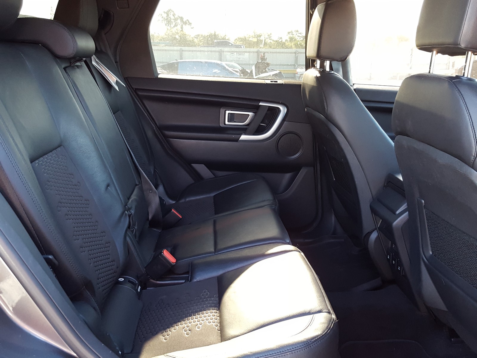Photo 6 from auction – 2018 LAND ROVER DISCOVERY with VIN SALCP2RX6JH756495