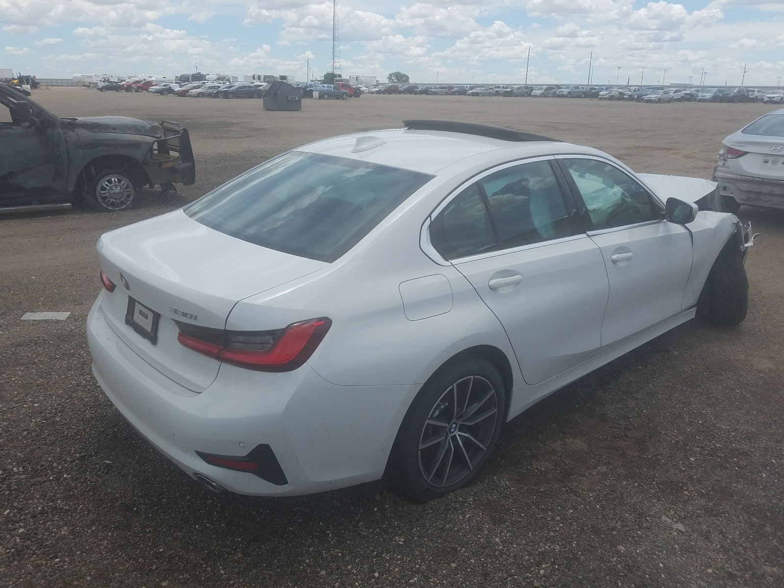 Photo 4 from auction – 2020 BMW 330I with VIN 3MW5R1J02L8B17392