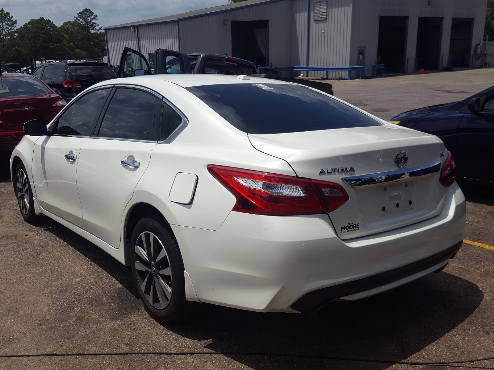 Photo 3 from auction – 2017 NISSAN ALTIMA 2.5 with VIN 1N4AL3AP6HC474981