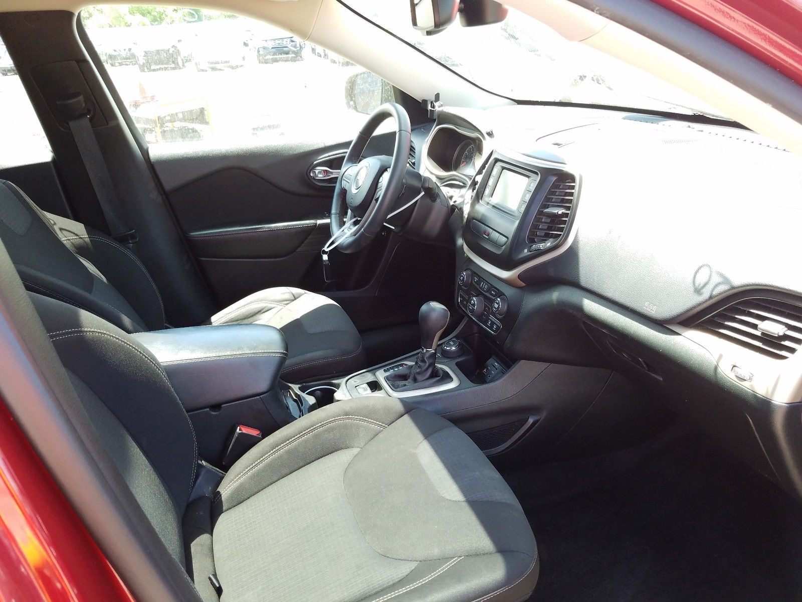 Photo 5 from auction – 2015 JEEP CHEROKEE L with VIN 1C4PJMCS3FW624915